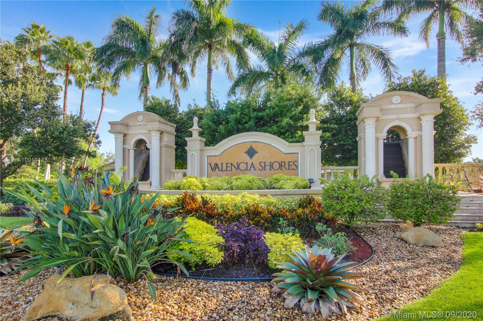 VALENCIA SHORES 3 - Residential