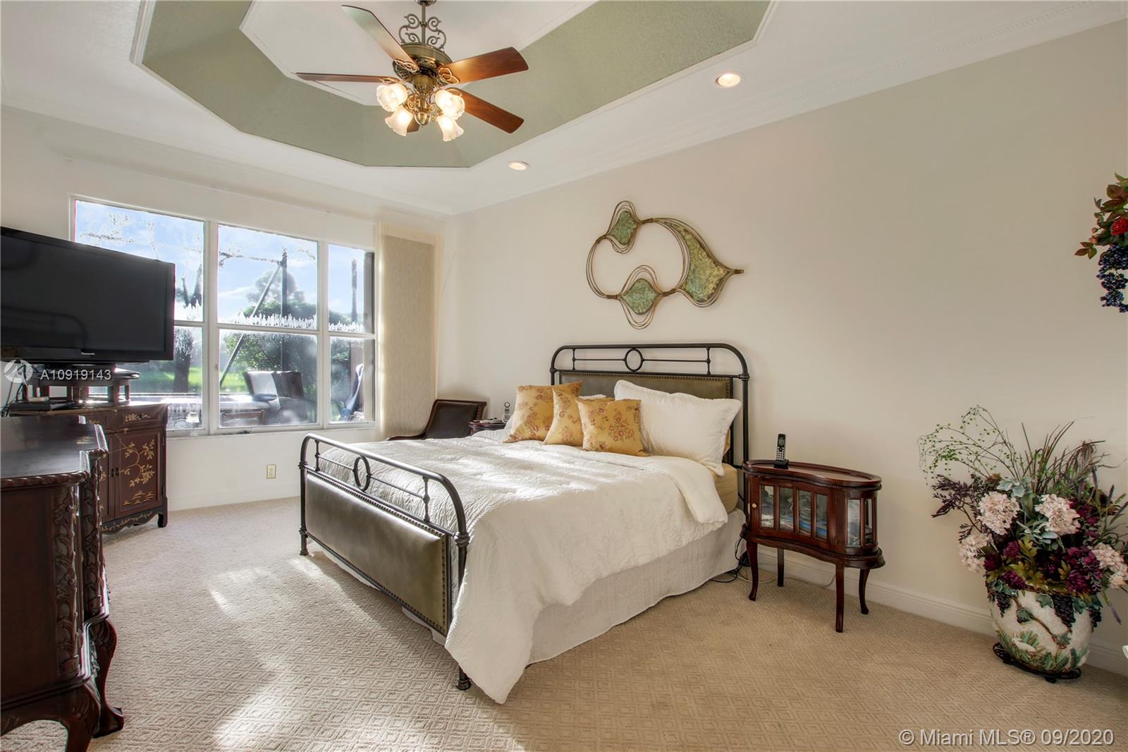 VALENCIA SHORES 3 - Residential