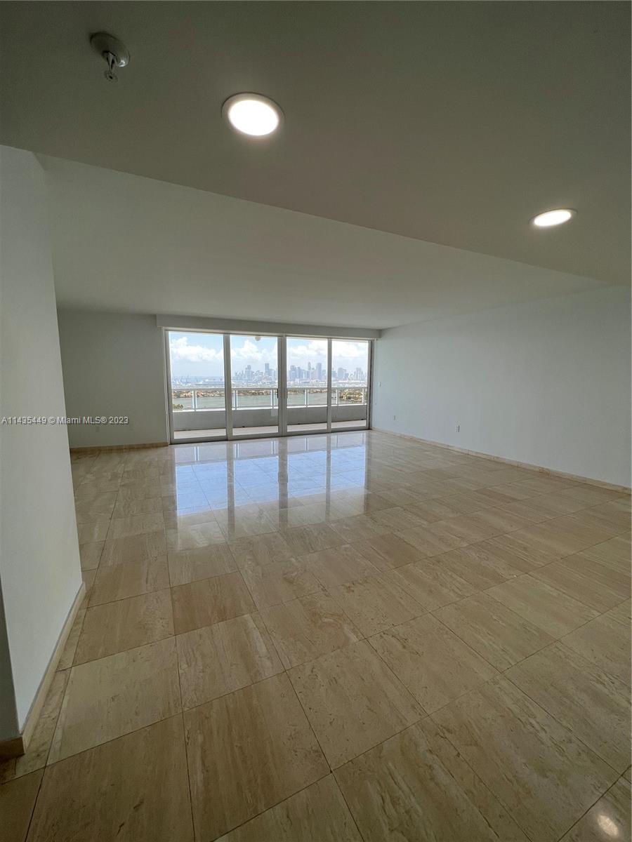 NINE ISLAND AVENUE CONDO - Residential