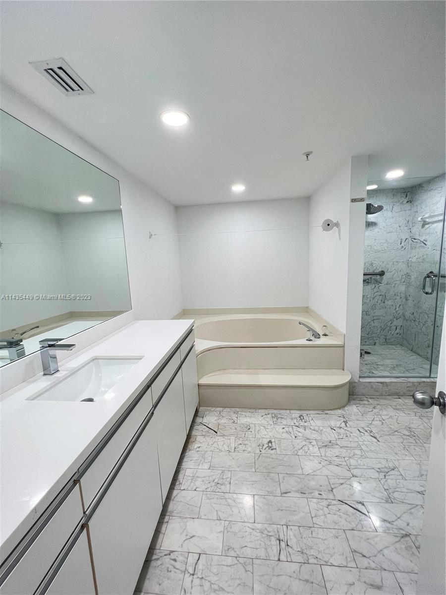 NINE ISLAND AVENUE CONDO - Residential