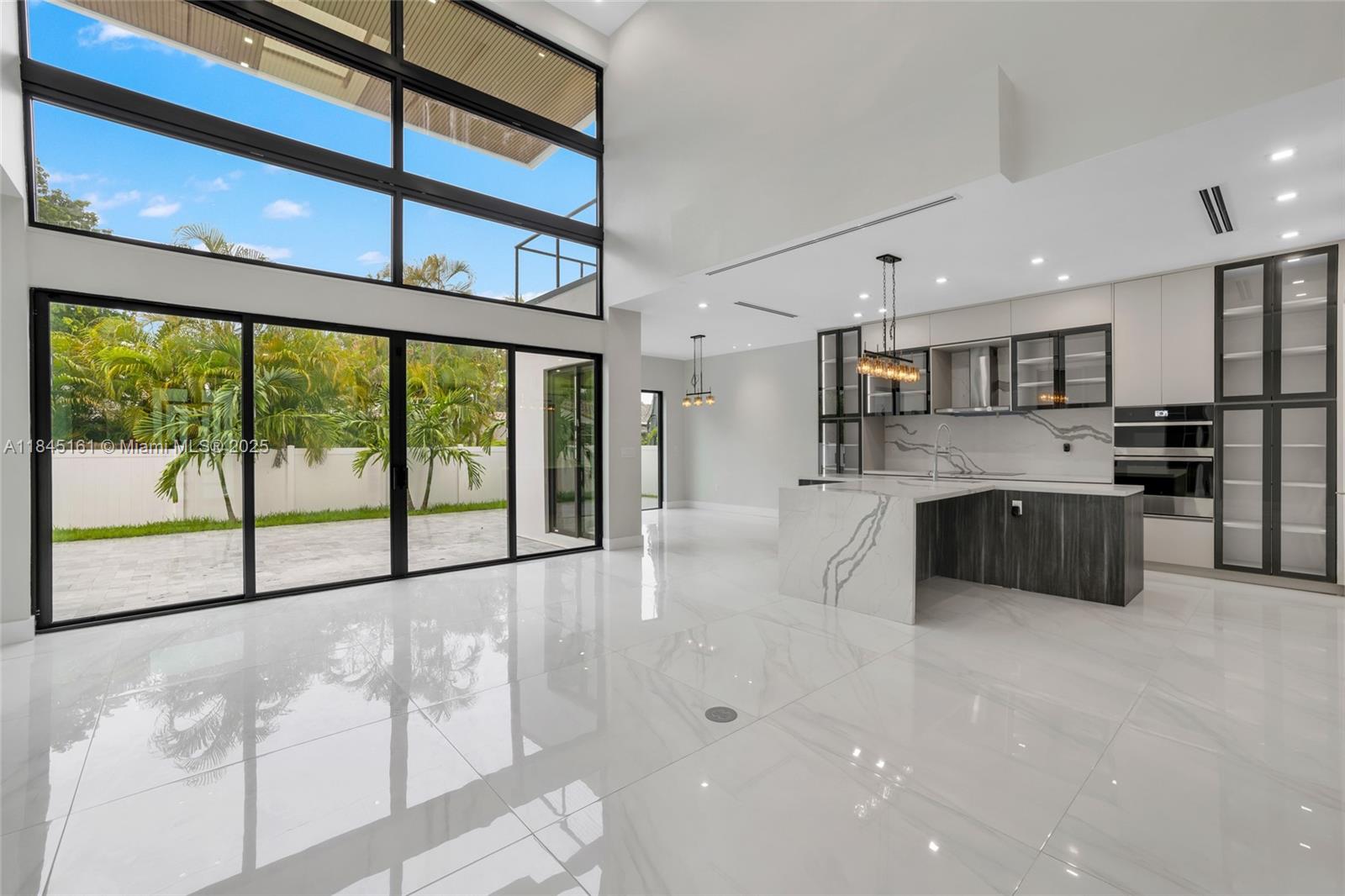 MACARTHUR PARK - Residential