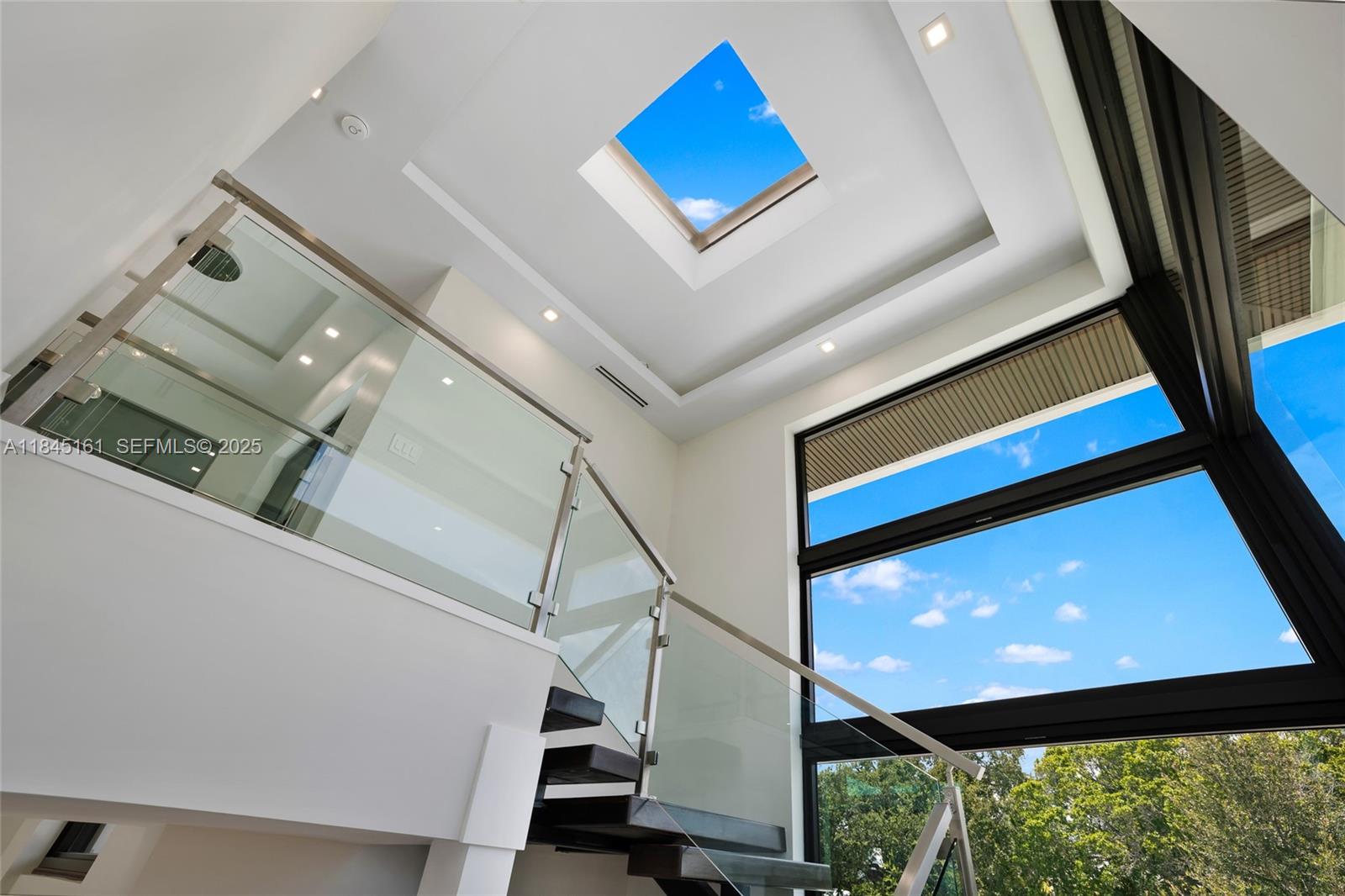 MACARTHUR PARK - Residential