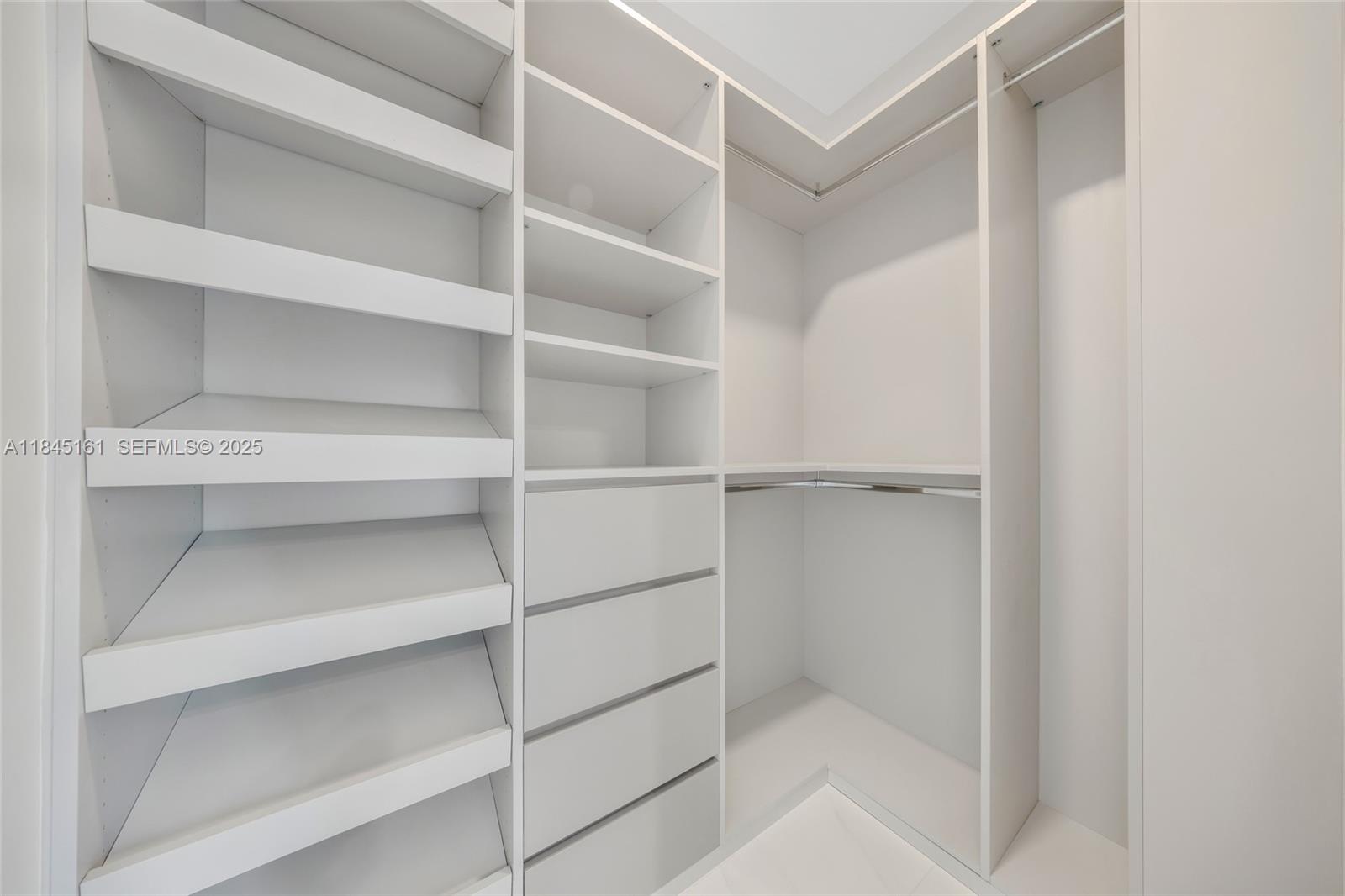 MACARTHUR PARK - Residential