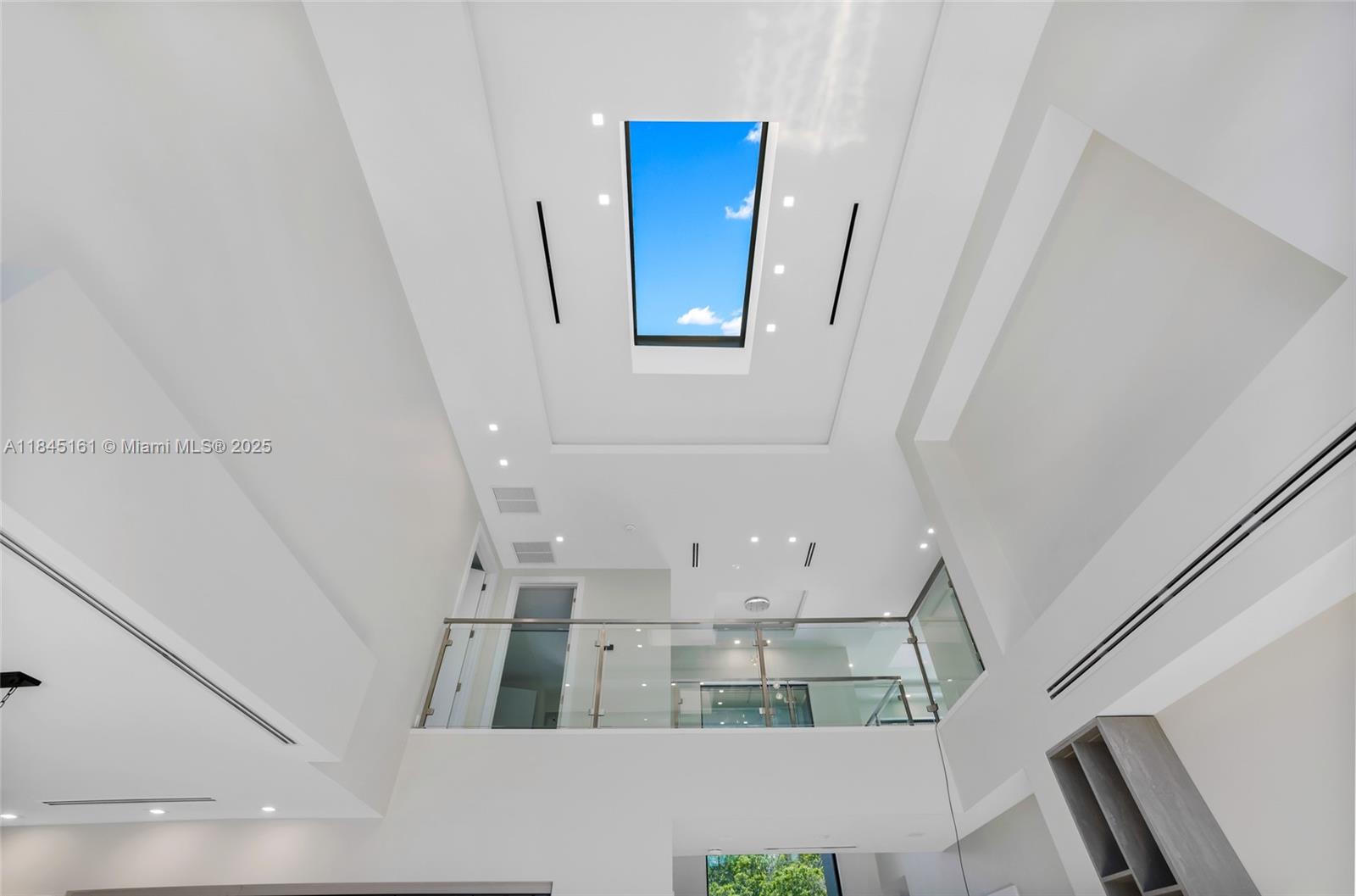 MACARTHUR PARK - Residential