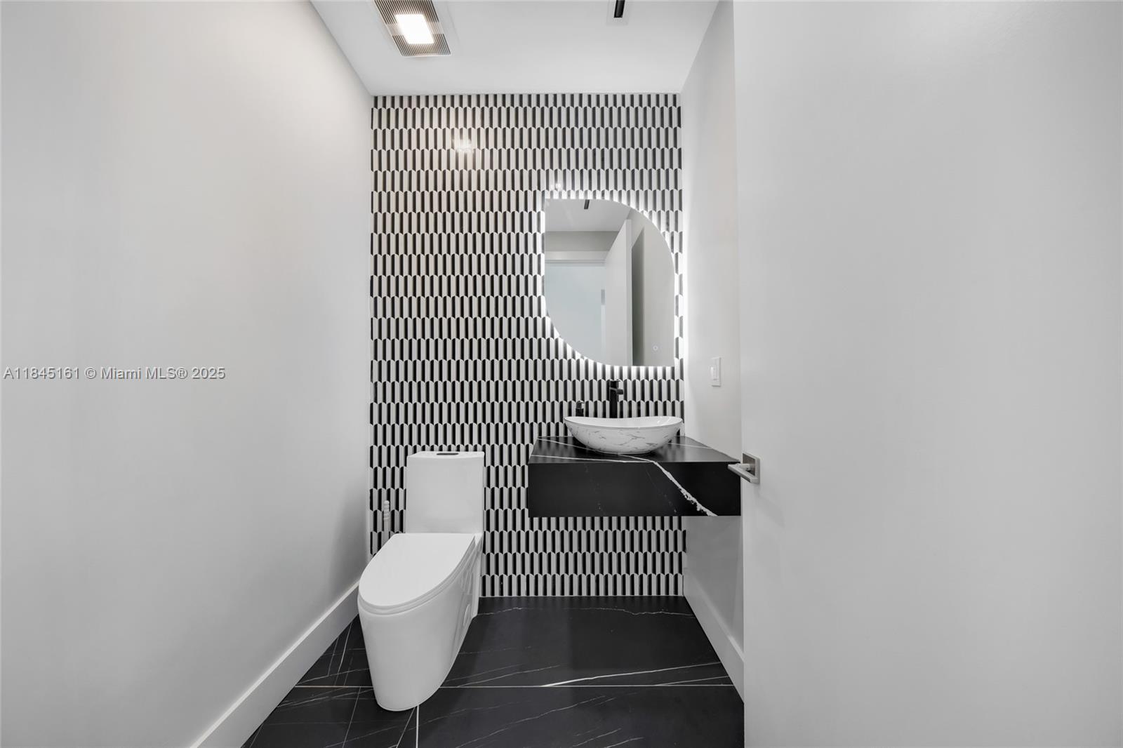 MACARTHUR PARK - Residential