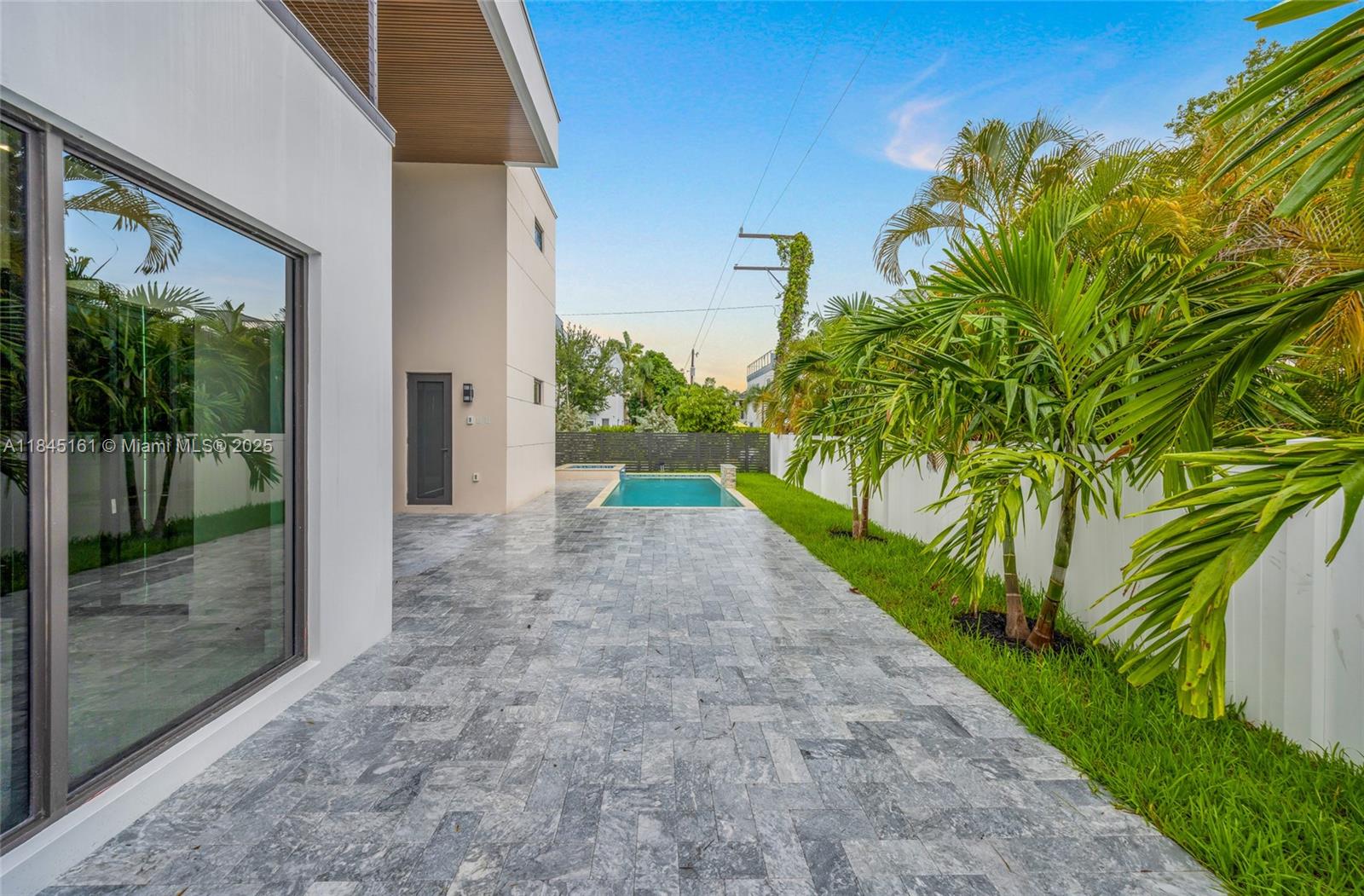 MACARTHUR PARK - Residential