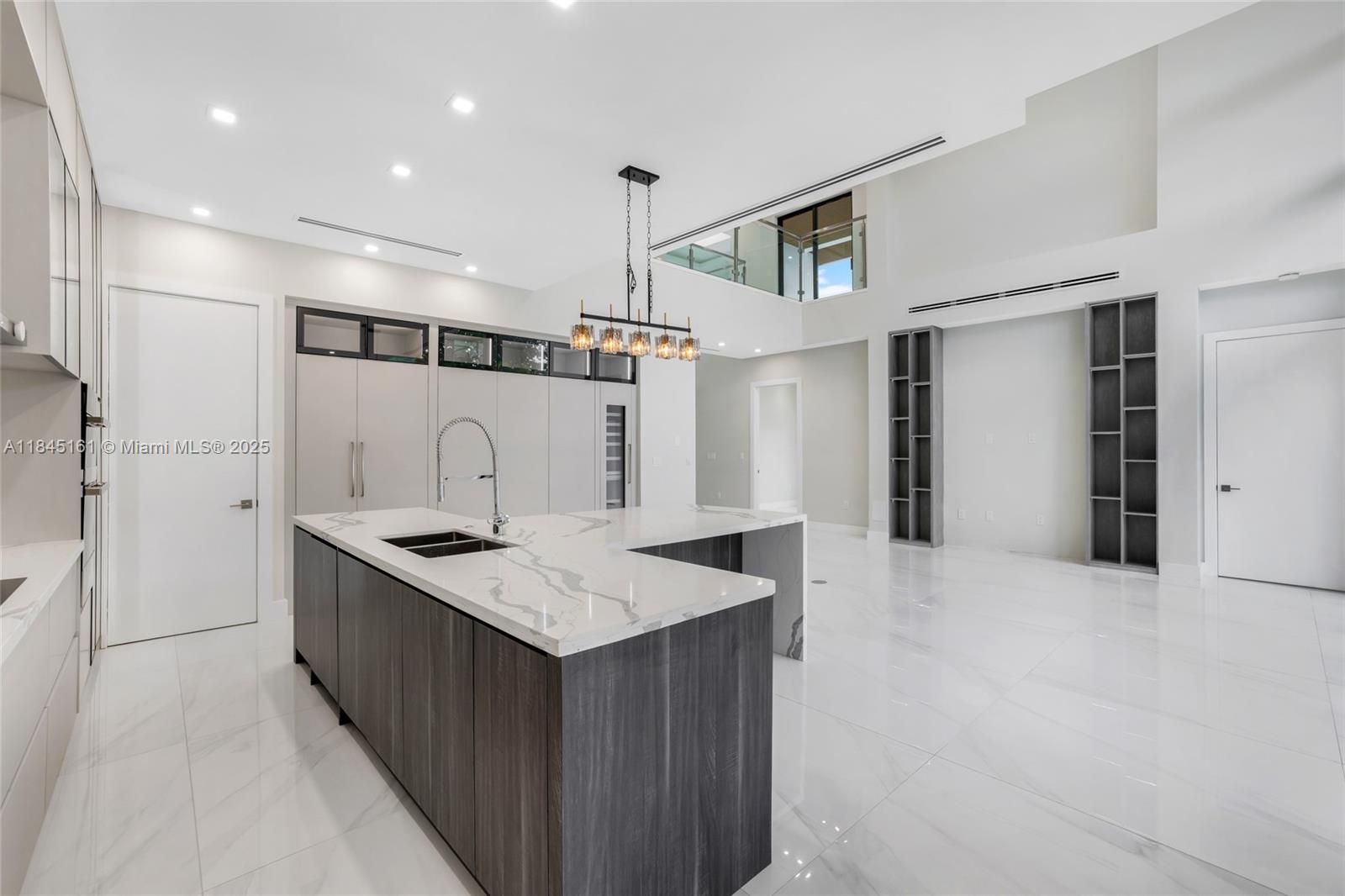 MACARTHUR PARK - Residential