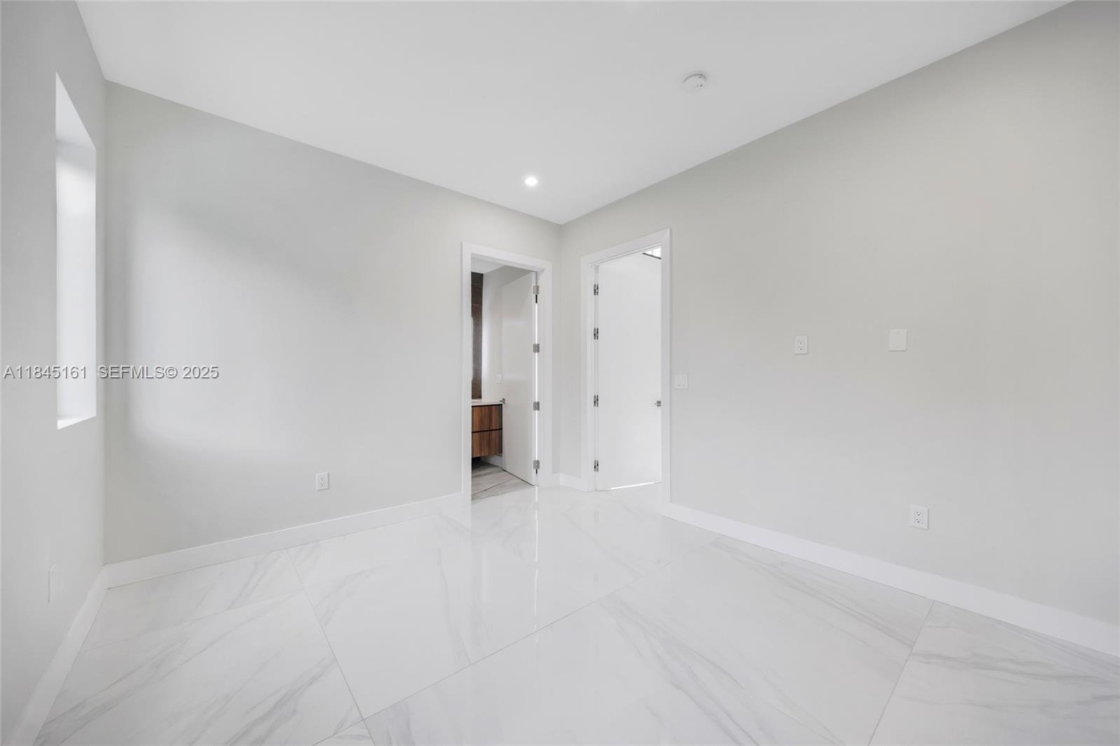 MACARTHUR PARK - Residential