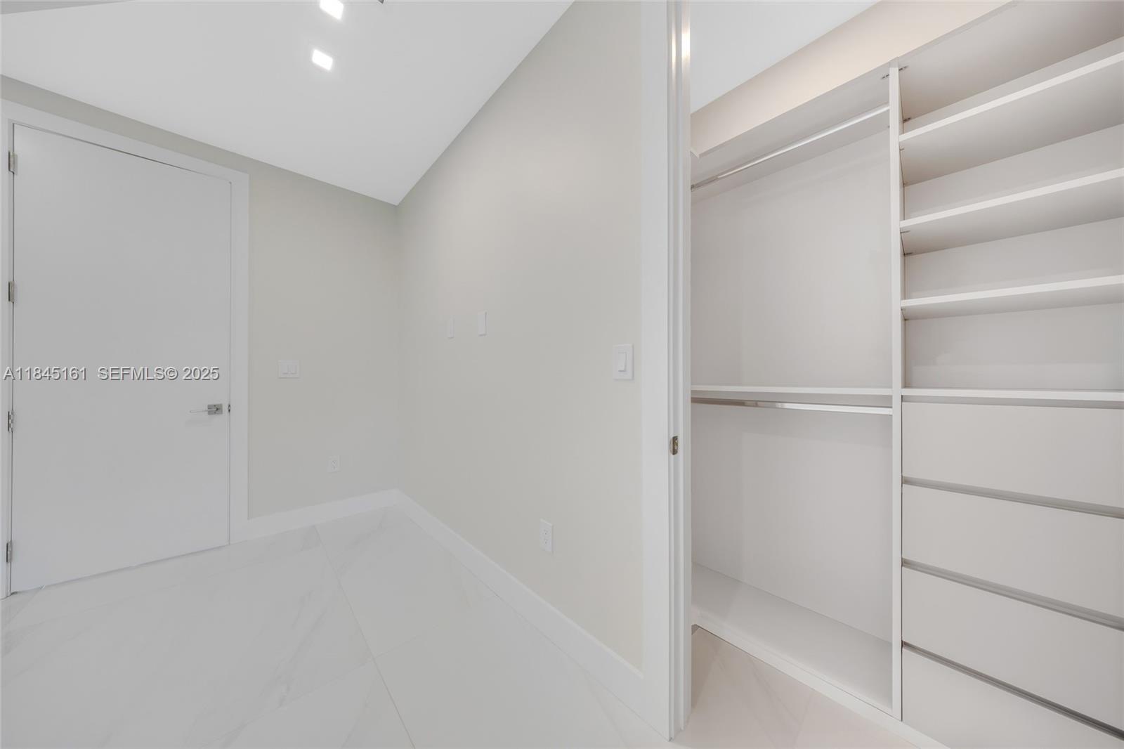 MACARTHUR PARK - Residential