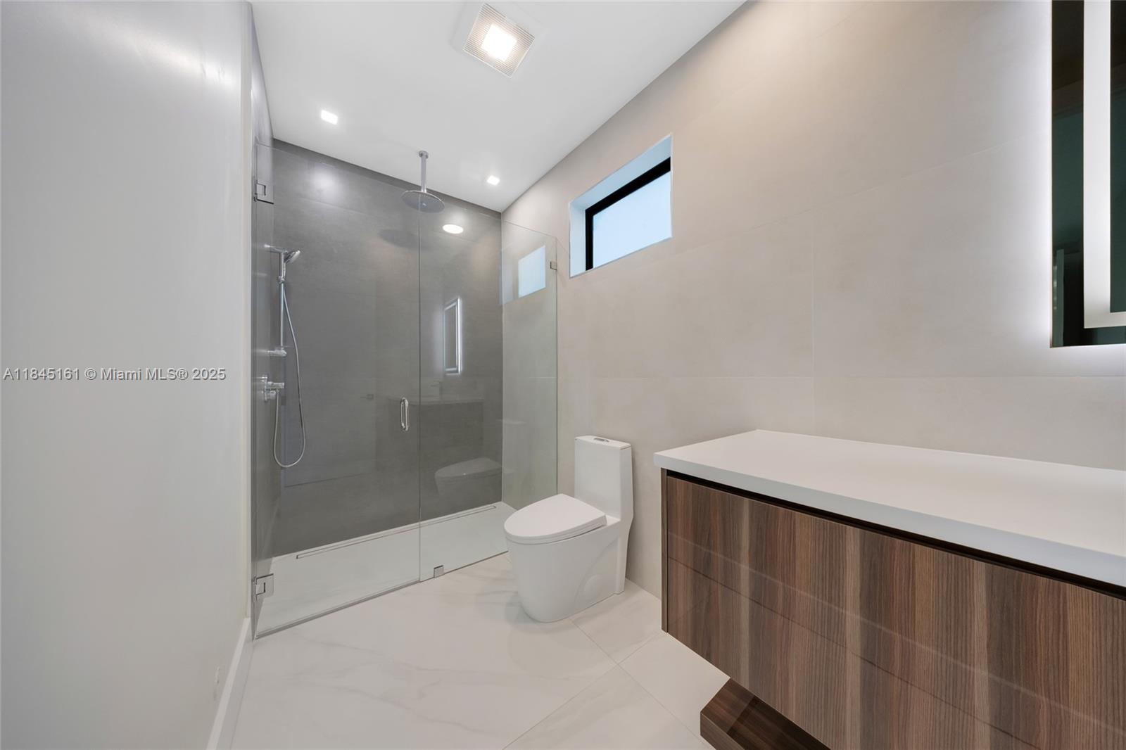 MACARTHUR PARK - Residential