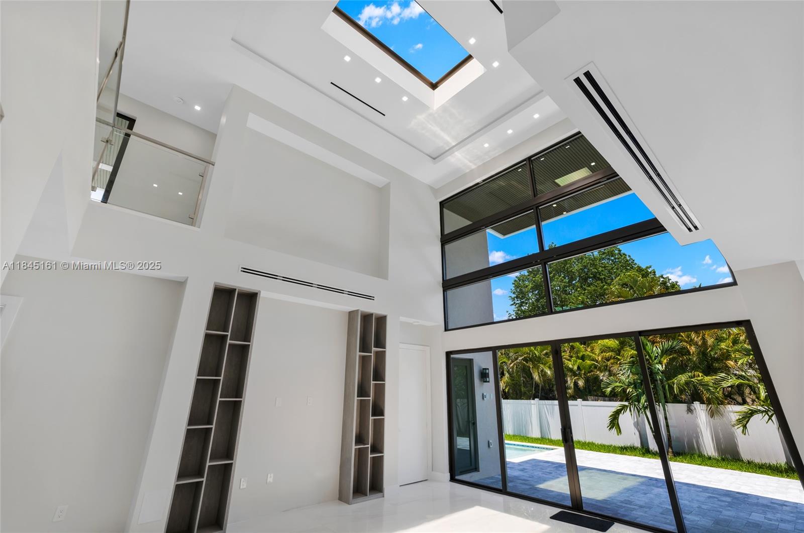 MACARTHUR PARK - Residential