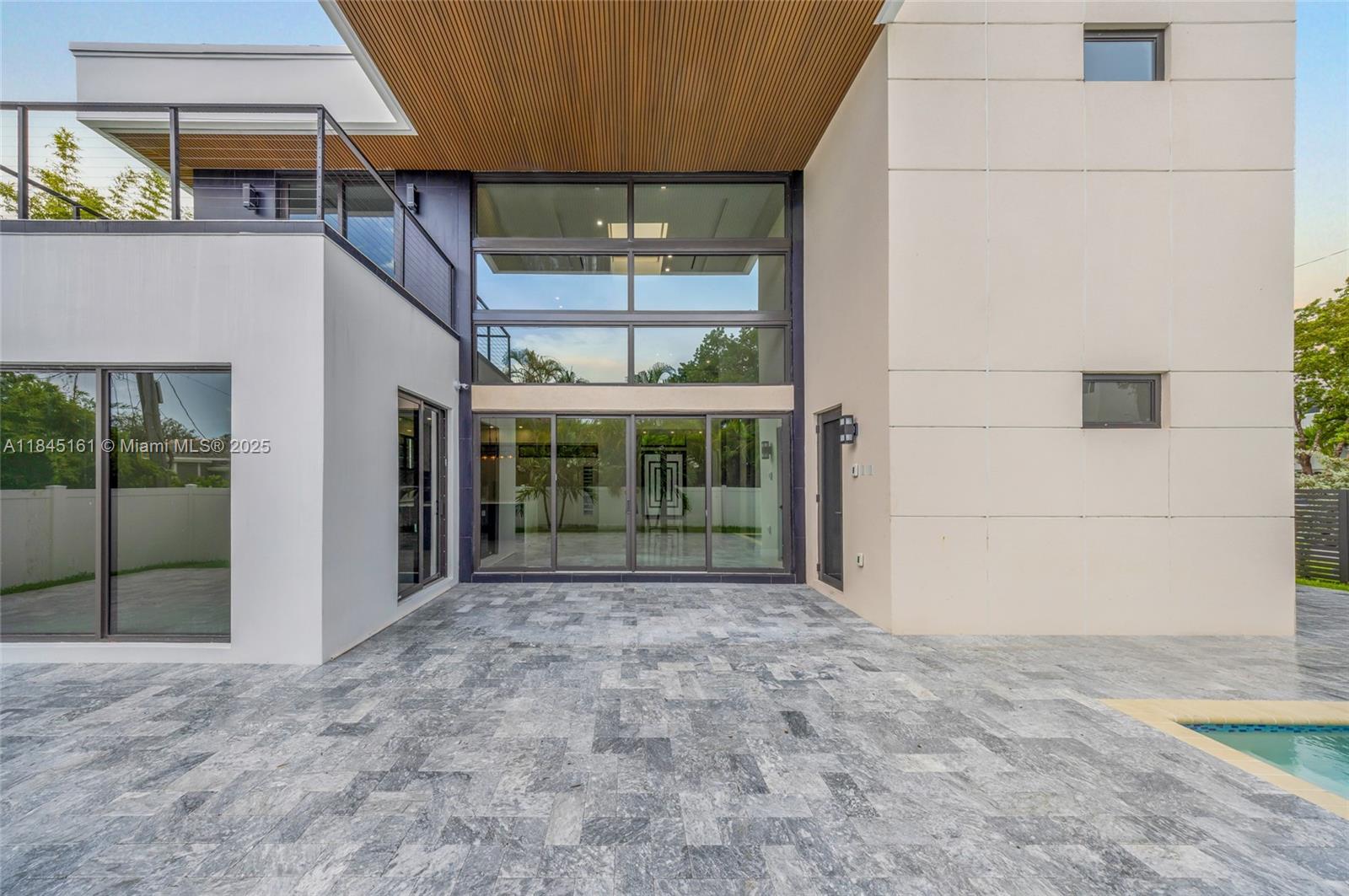 750 NE 16th Ave