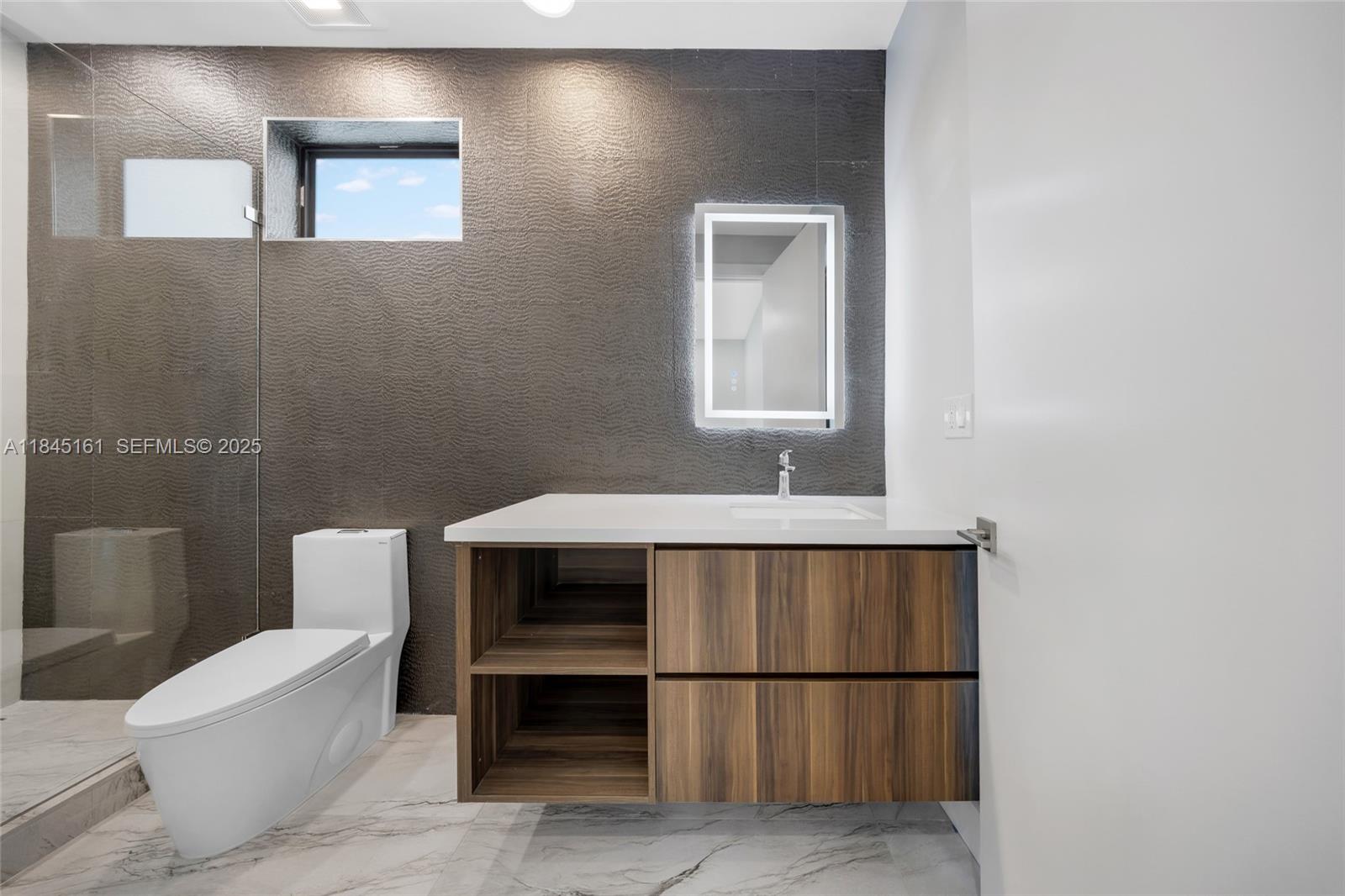 MACARTHUR PARK - Residential