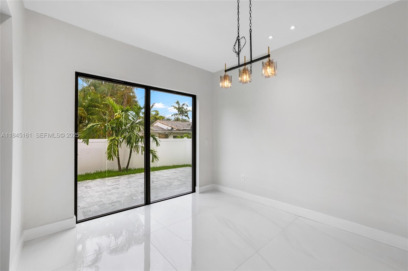 MACARTHUR PARK - Residential