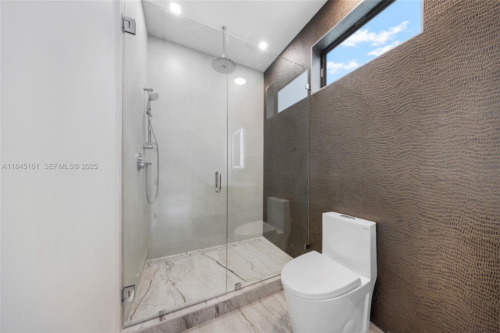 MACARTHUR PARK - Residential