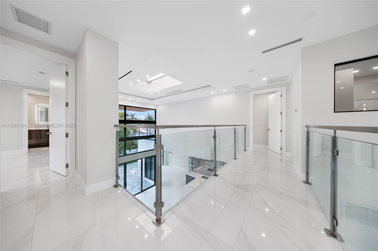 MACARTHUR PARK - Residential