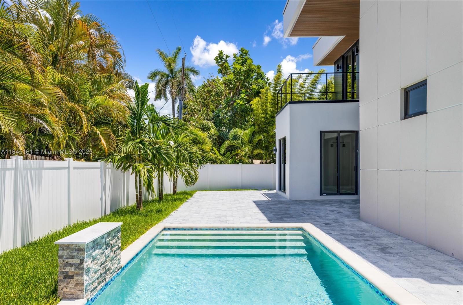 MACARTHUR PARK - Residential