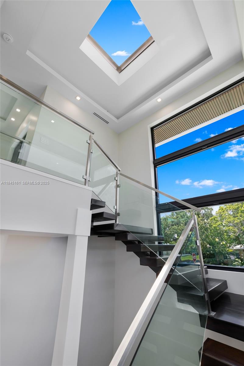 MACARTHUR PARK - Residential