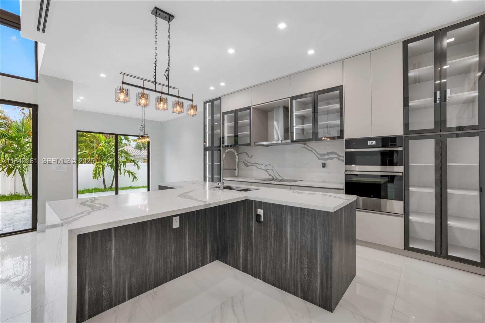 MACARTHUR PARK - Residential