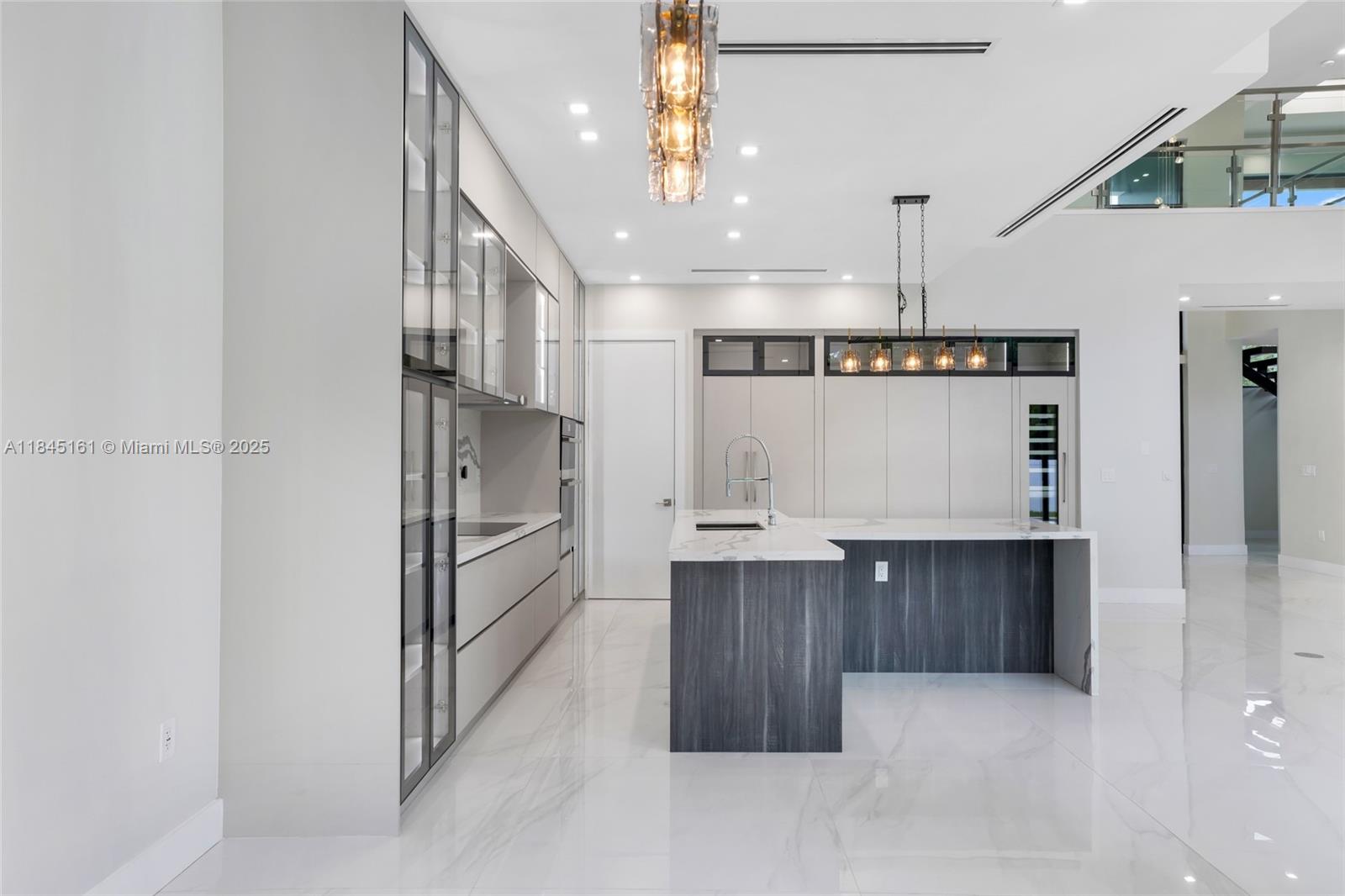 MACARTHUR PARK - Residential