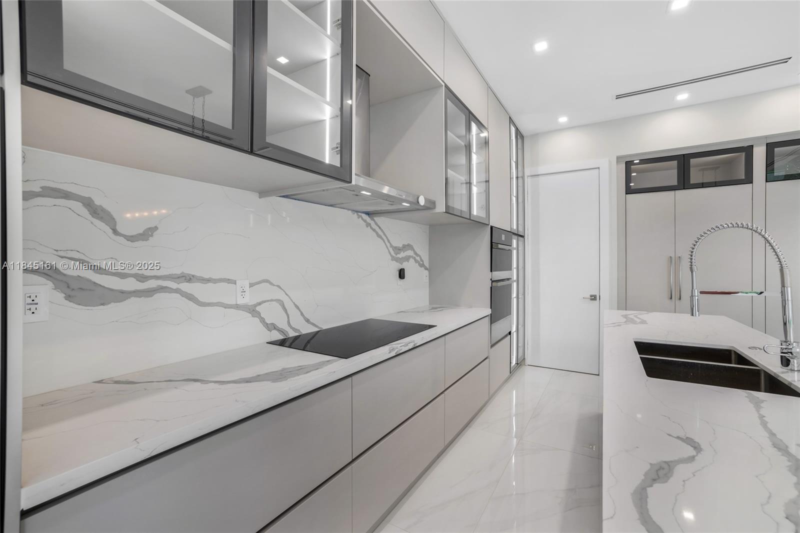 MACARTHUR PARK - Residential