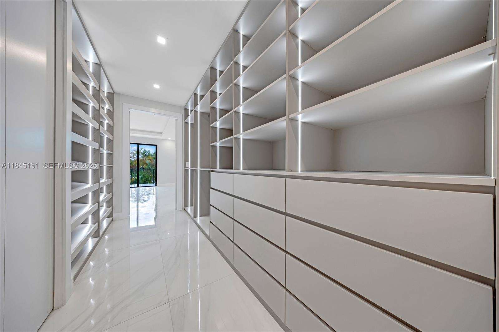 MACARTHUR PARK - Residential