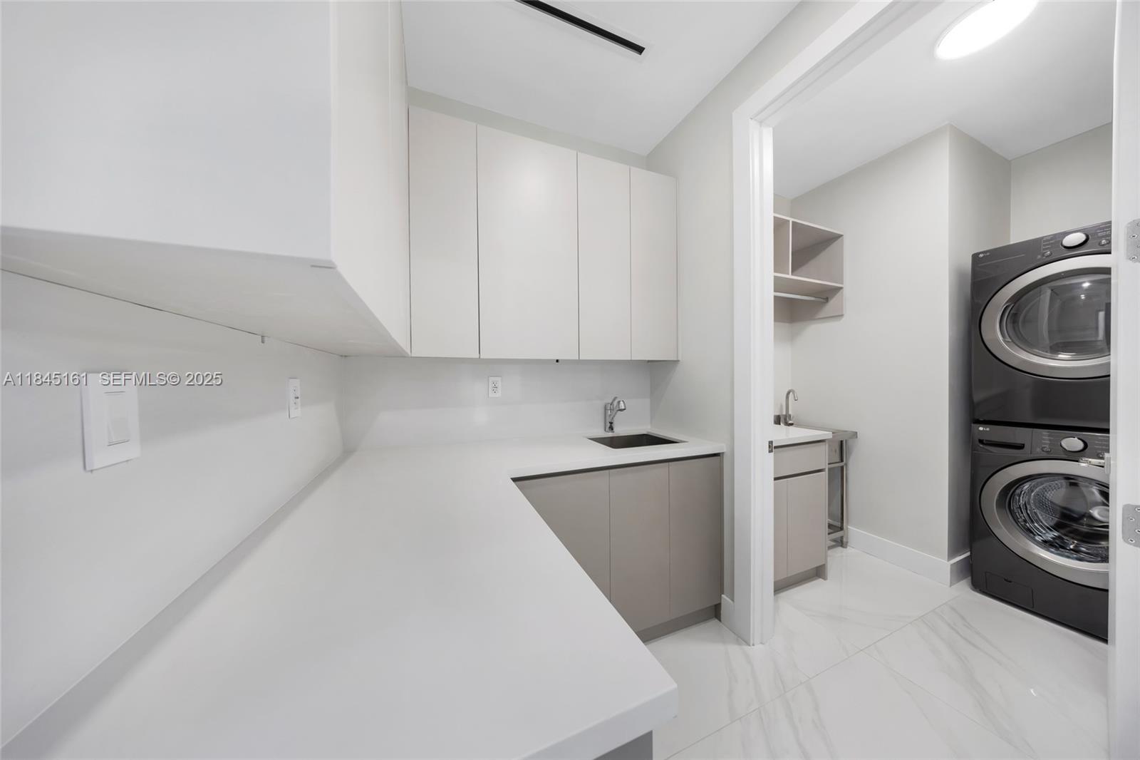 MACARTHUR PARK - Residential