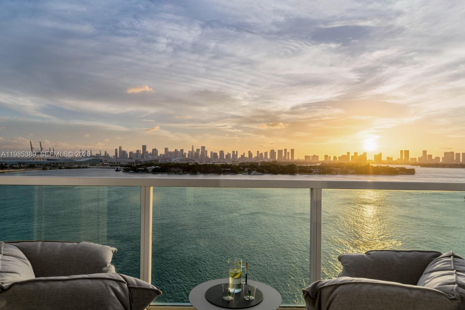 THE FLORIDIAN CONDO - Residential Lease