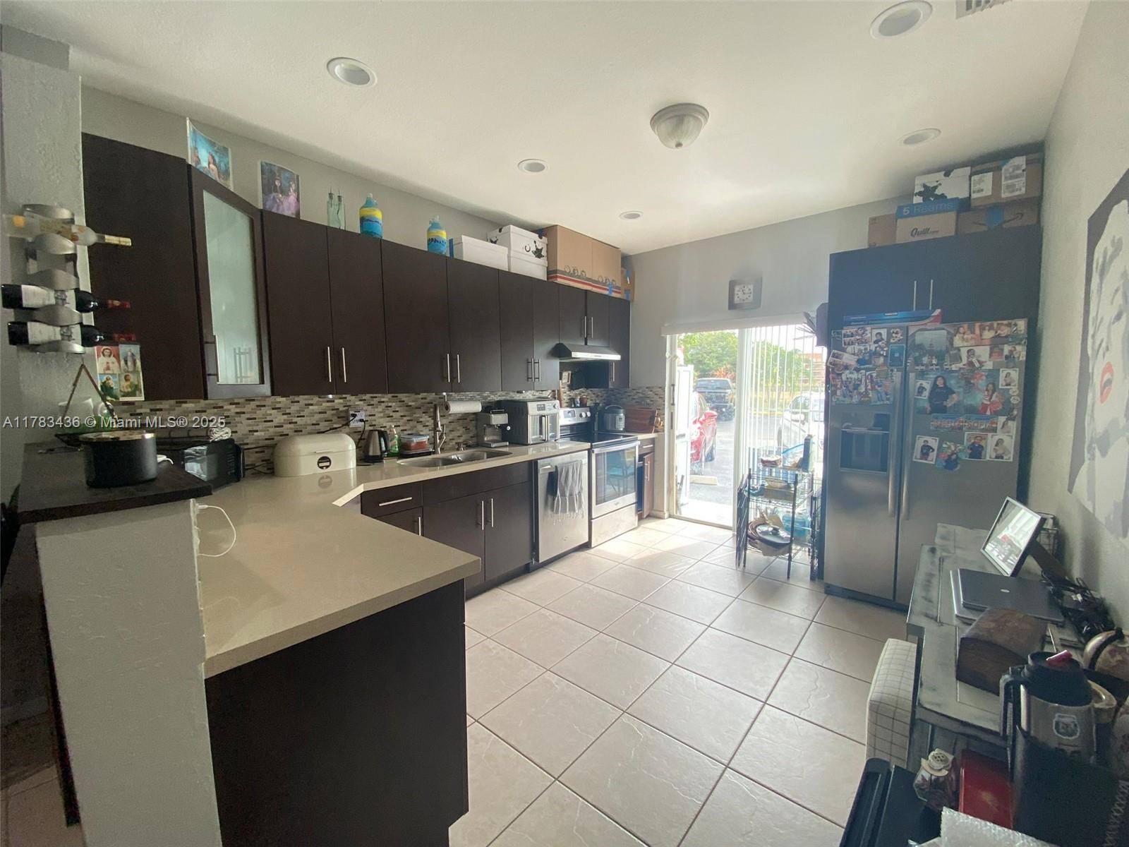 Rental Property at 6922 Nw 179th St 106-5, Hialeah, Miami-Dade County, Florida - Bedrooms: 3 
Bathrooms: 2  - $2,700 MO.