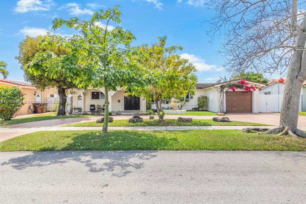 PALM SPRINGS LAKES 3RD AD - Residential