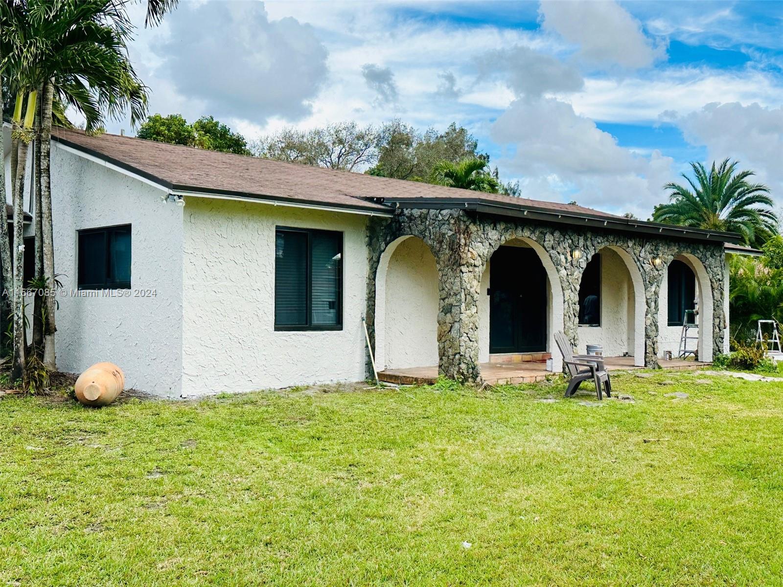 Rental Property at 5210 Sw 186th Ave, Southwest Ranches, Broward County, Florida - Bedrooms: 3 
Bathrooms: 2  - $9,000 MO.