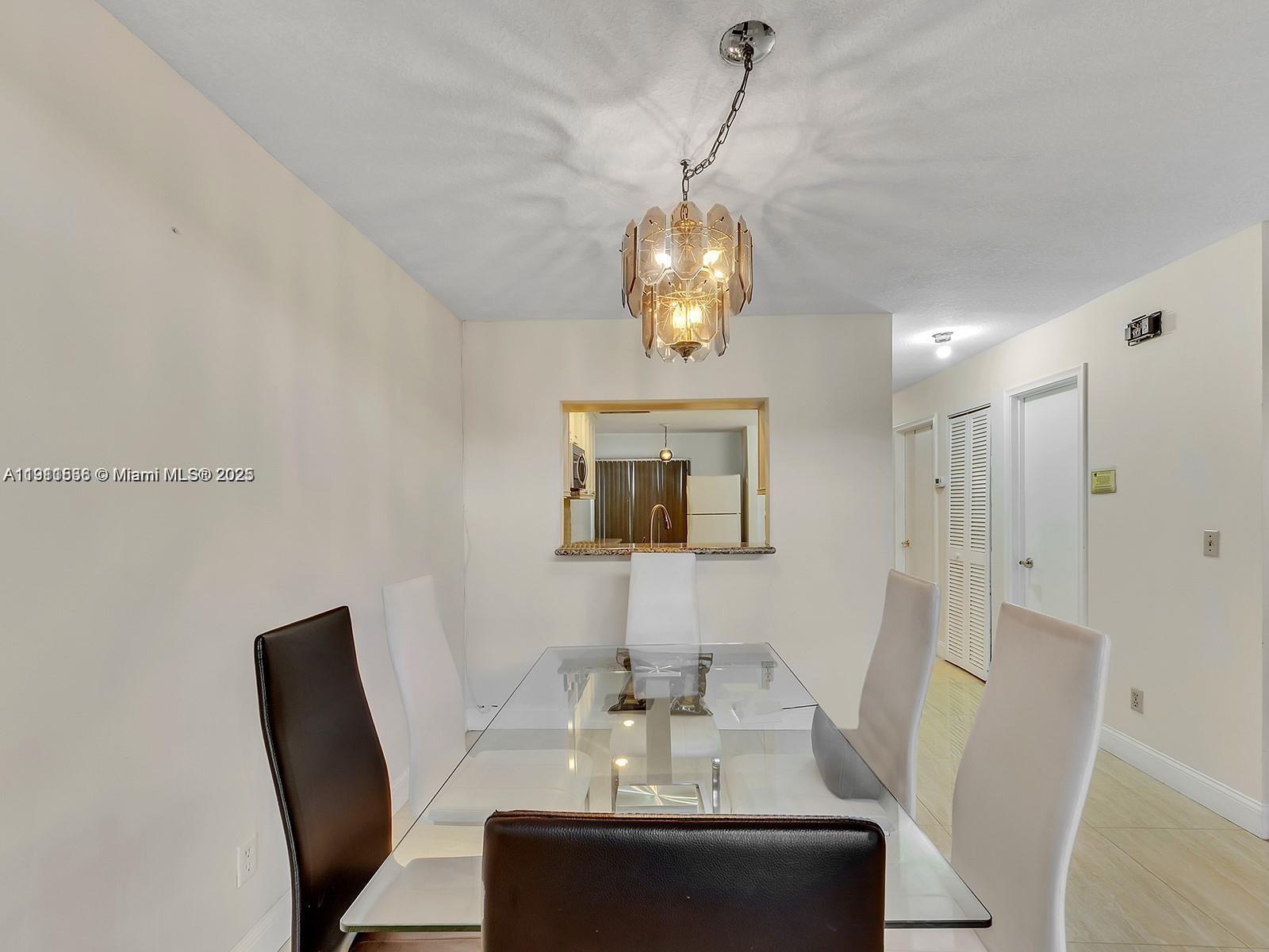 TWIN LAKE GARDENS - Residential Lease