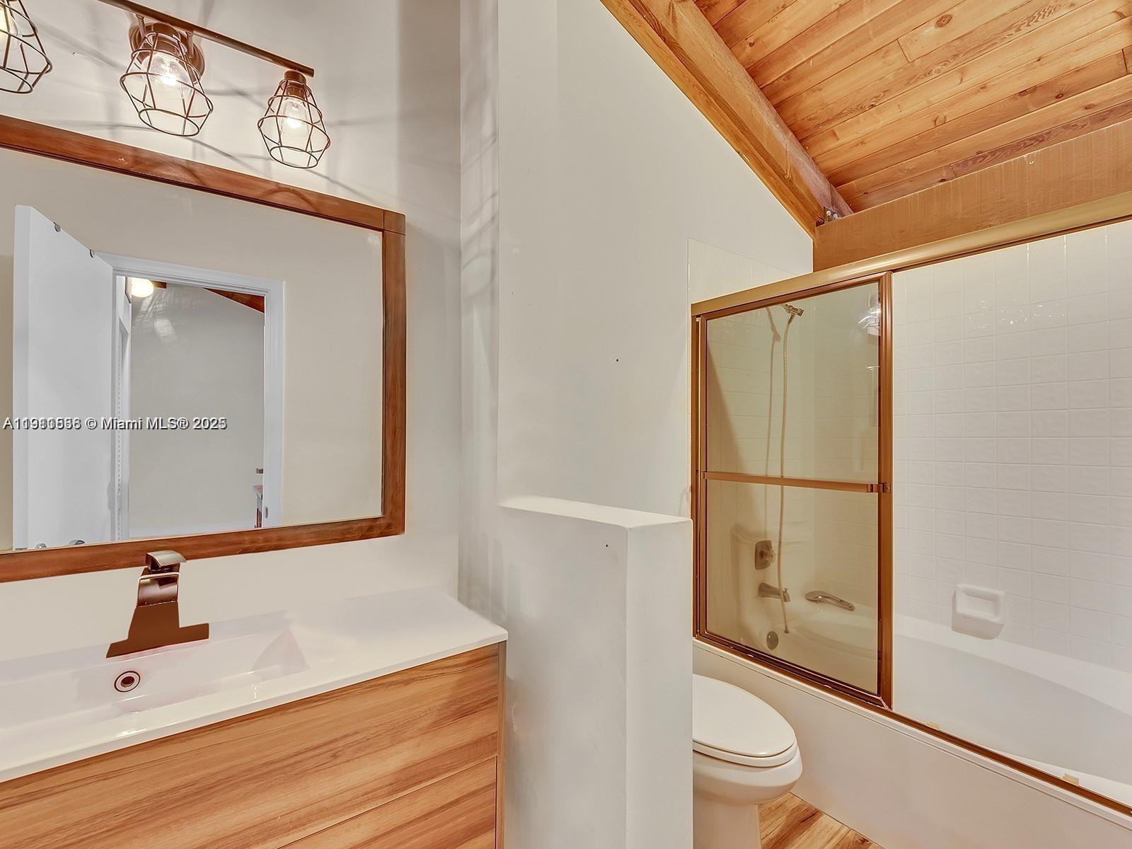 TWIN LAKE GARDENS - Residential Lease