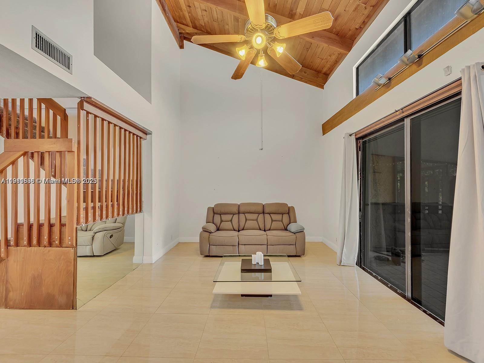 TWIN LAKE GARDENS - Residential Lease