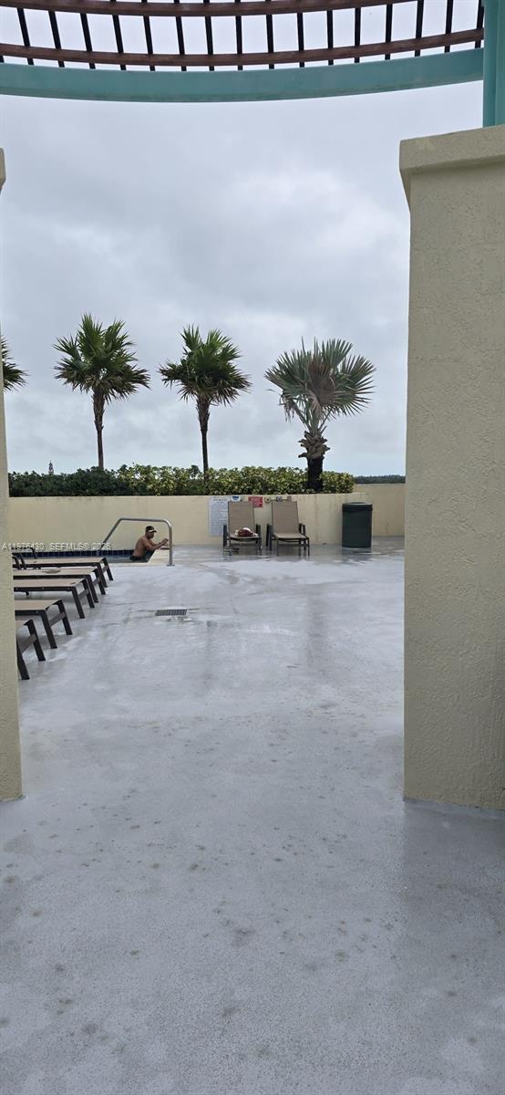 DOWNTOWN DADELAND CONDO N - Residential Lease