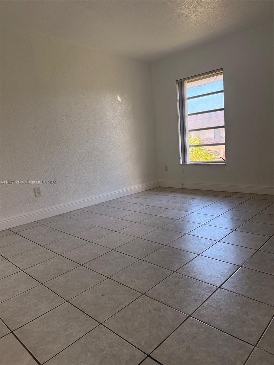 DADELAND CAPRI CONDO - Residential Lease