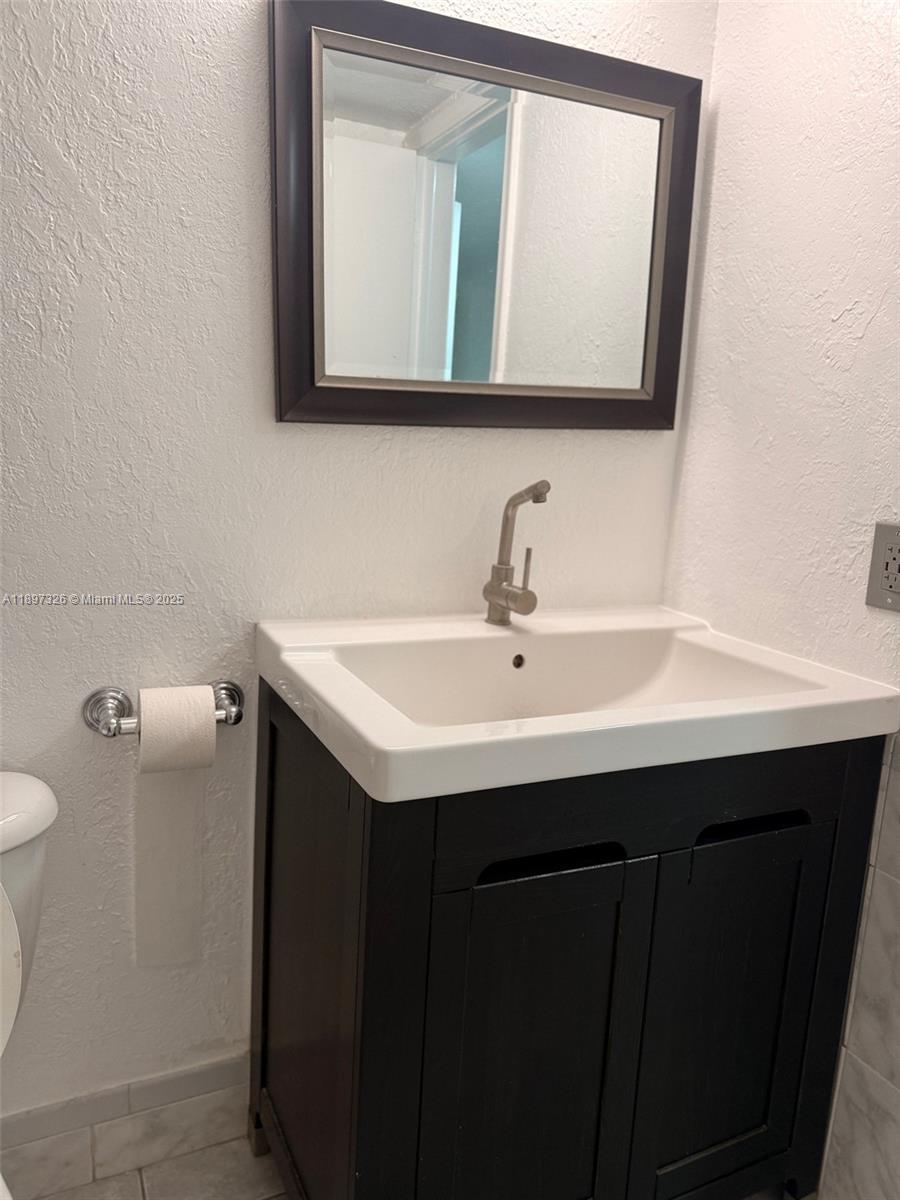 DADELAND CAPRI CONDO - Residential Lease