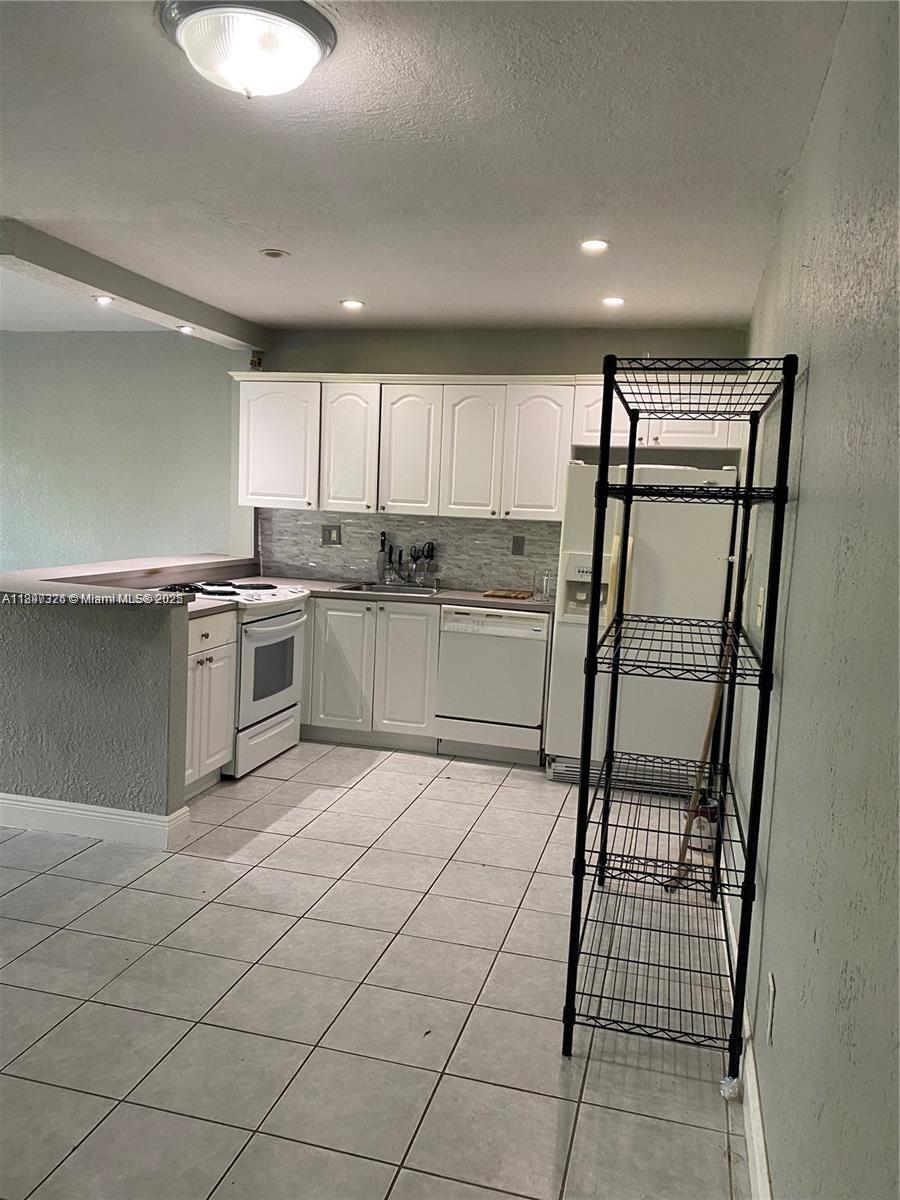 DADELAND CAPRI CONDO - Residential Lease