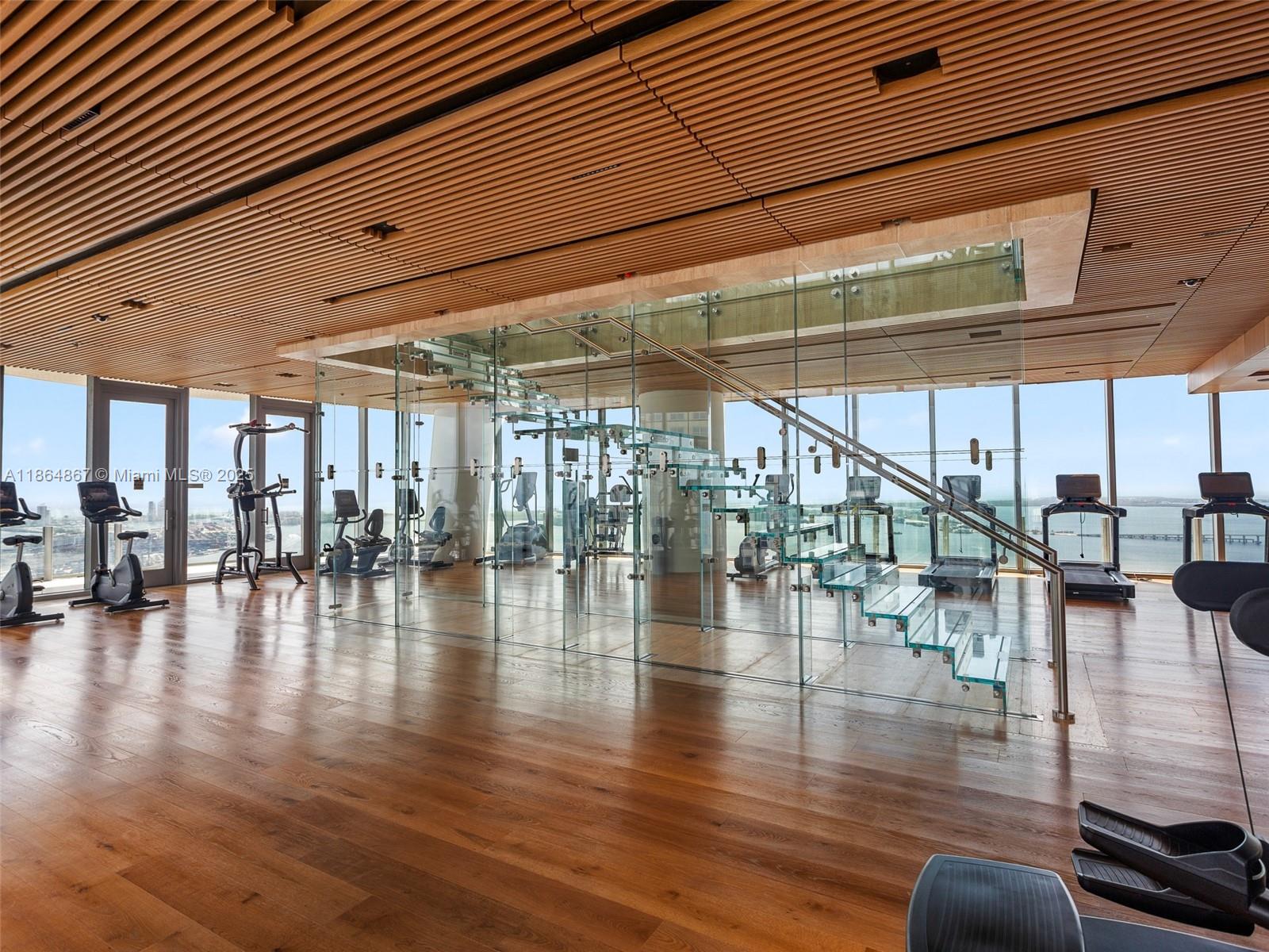 ASTON MARTIN RESIDENCES - Residential