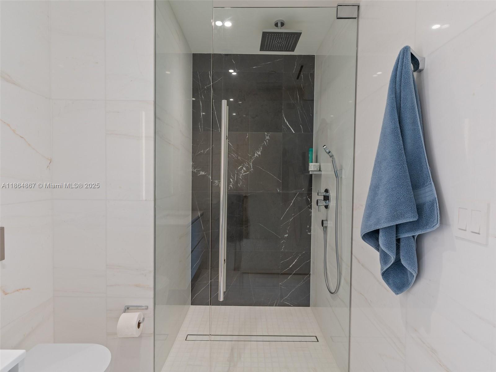 ASTON MARTIN RESIDENCES - Residential