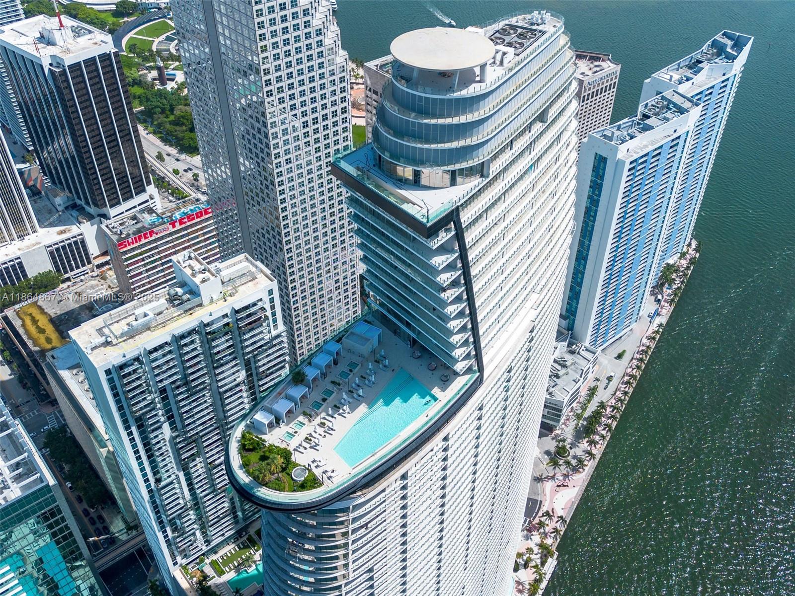 ASTON MARTIN RESIDENCES - Residential