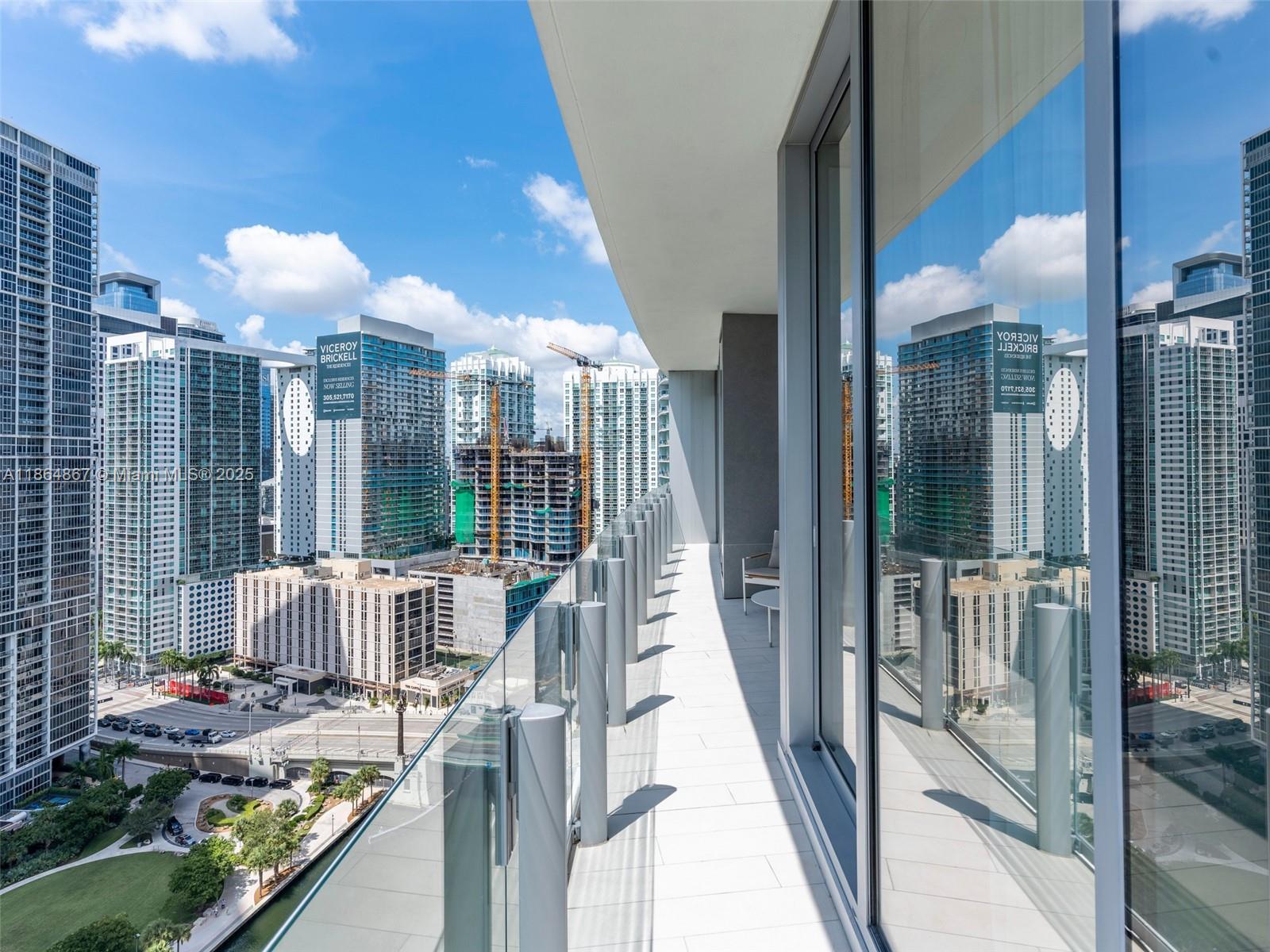 ASTON MARTIN RESIDENCES - Residential