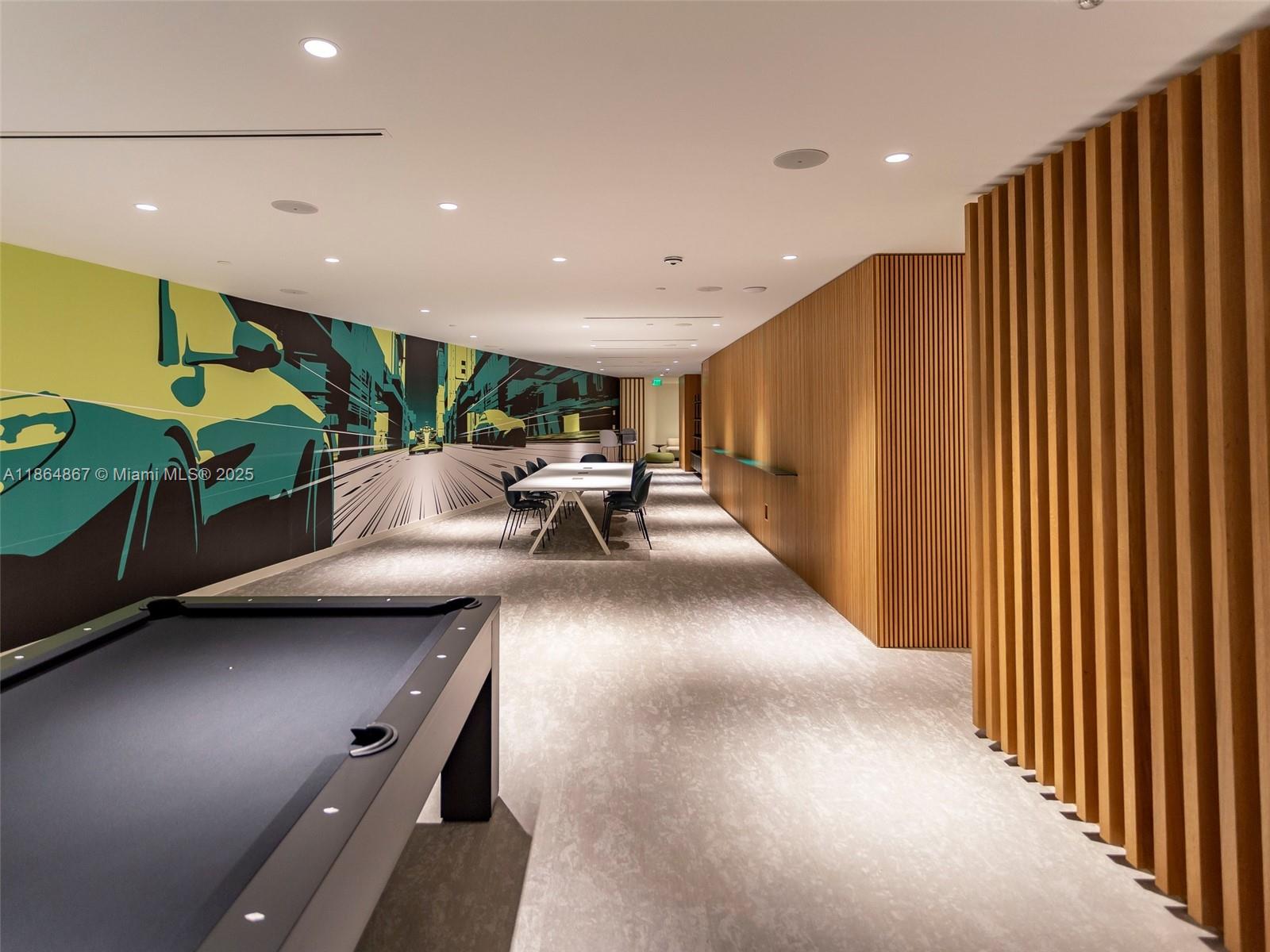 ASTON MARTIN RESIDENCES - Residential