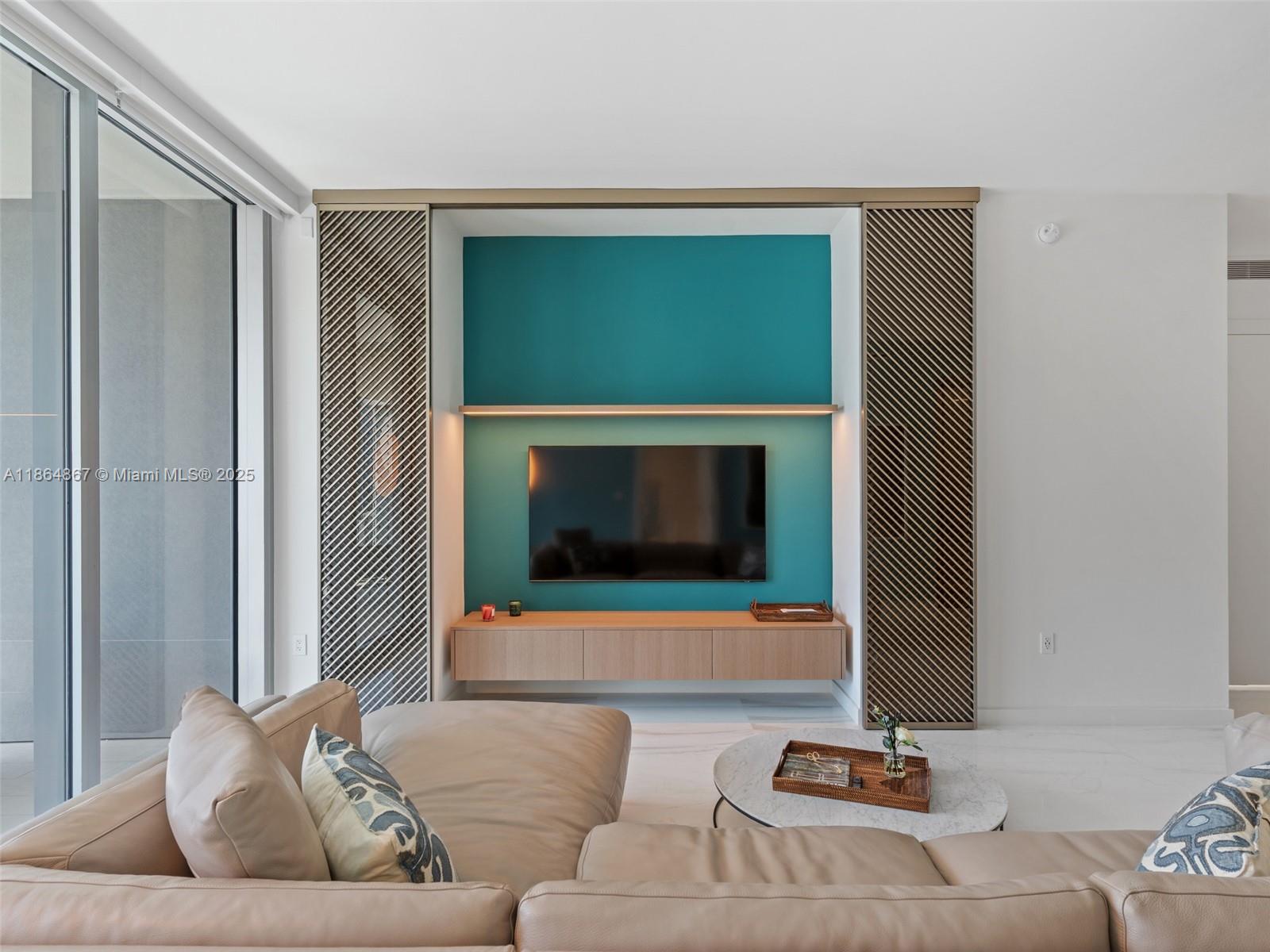 ASTON MARTIN RESIDENCES - Residential