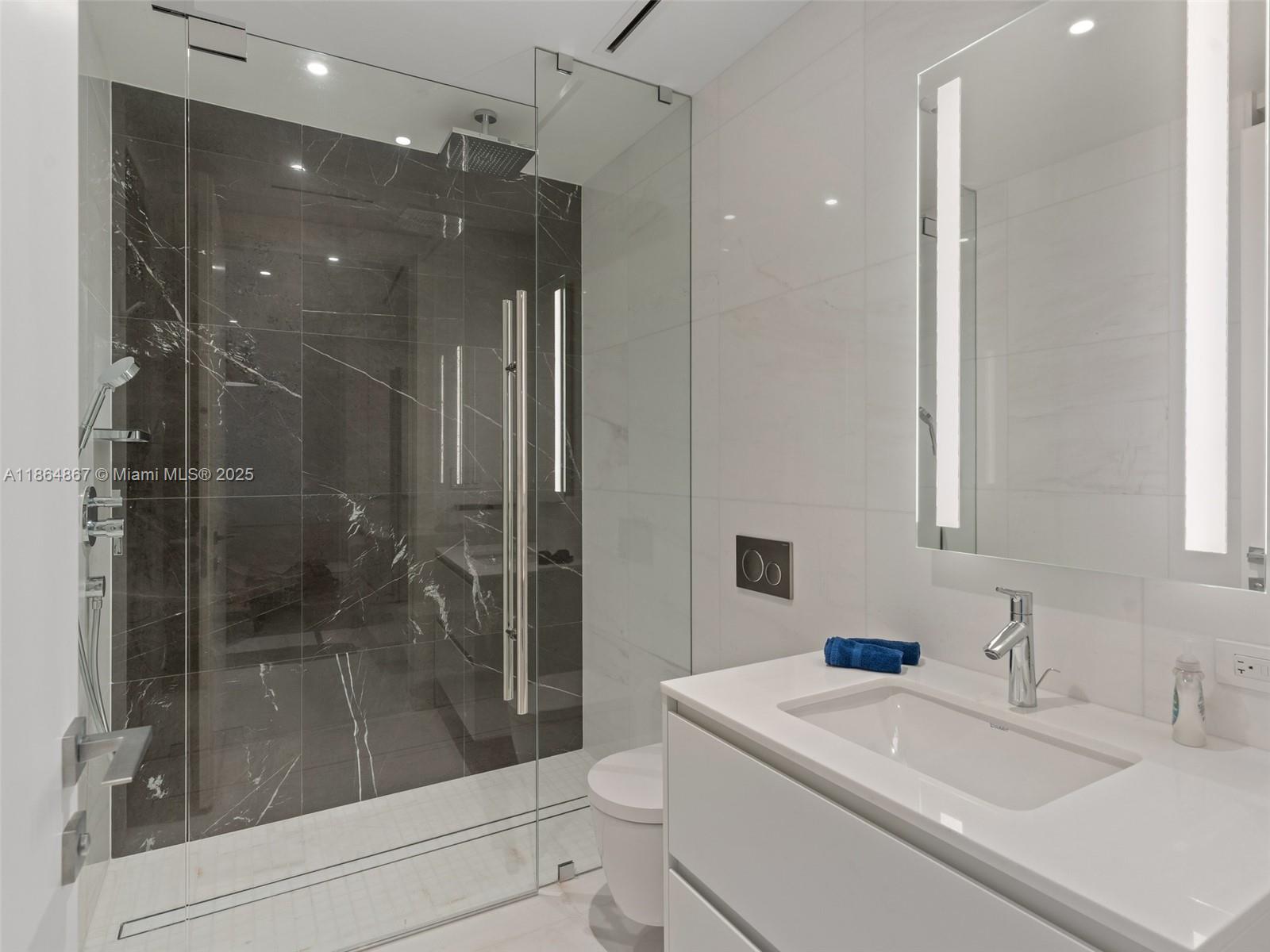 ASTON MARTIN RESIDENCES - Residential