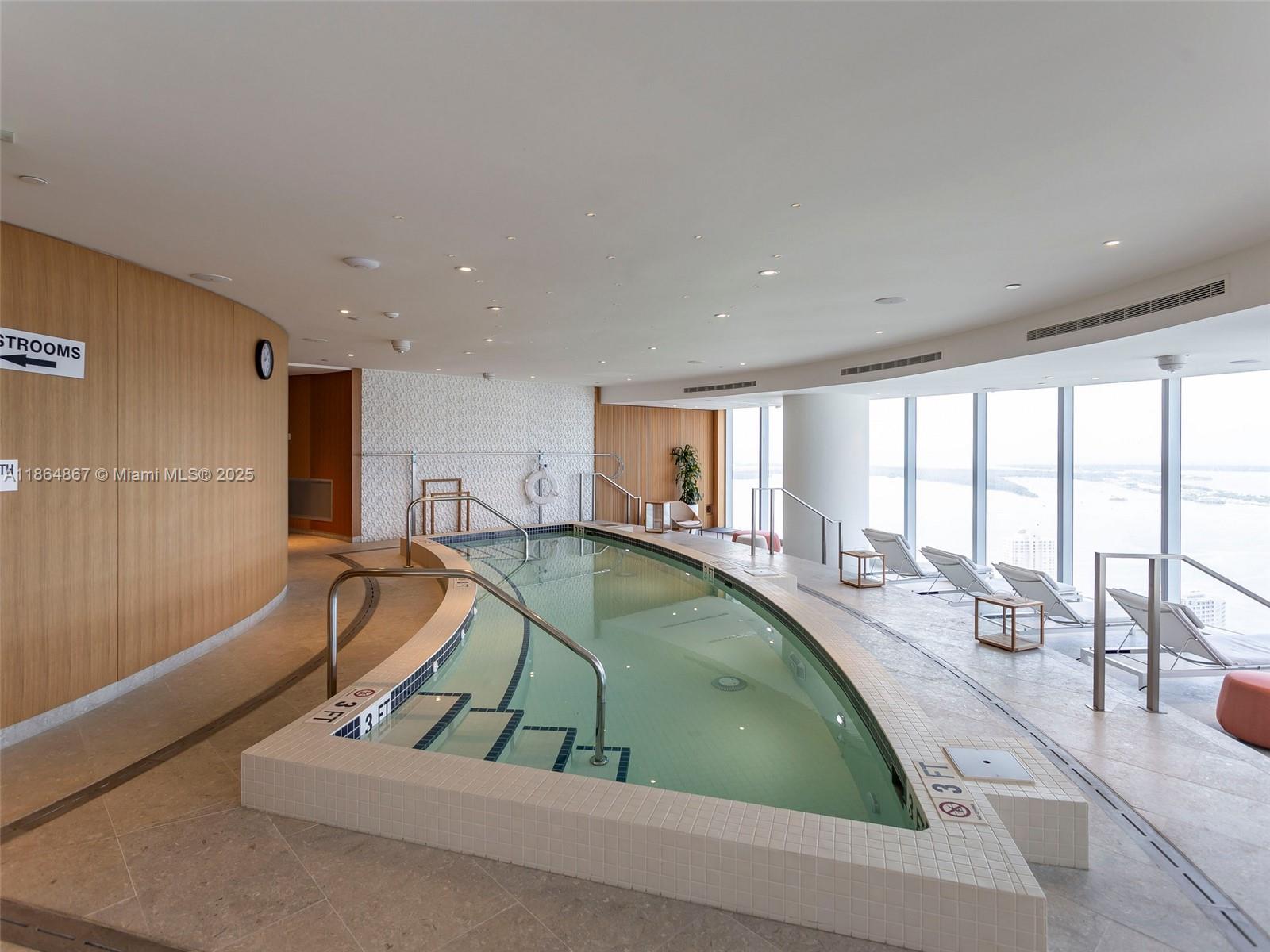 ASTON MARTIN RESIDENCES - Residential