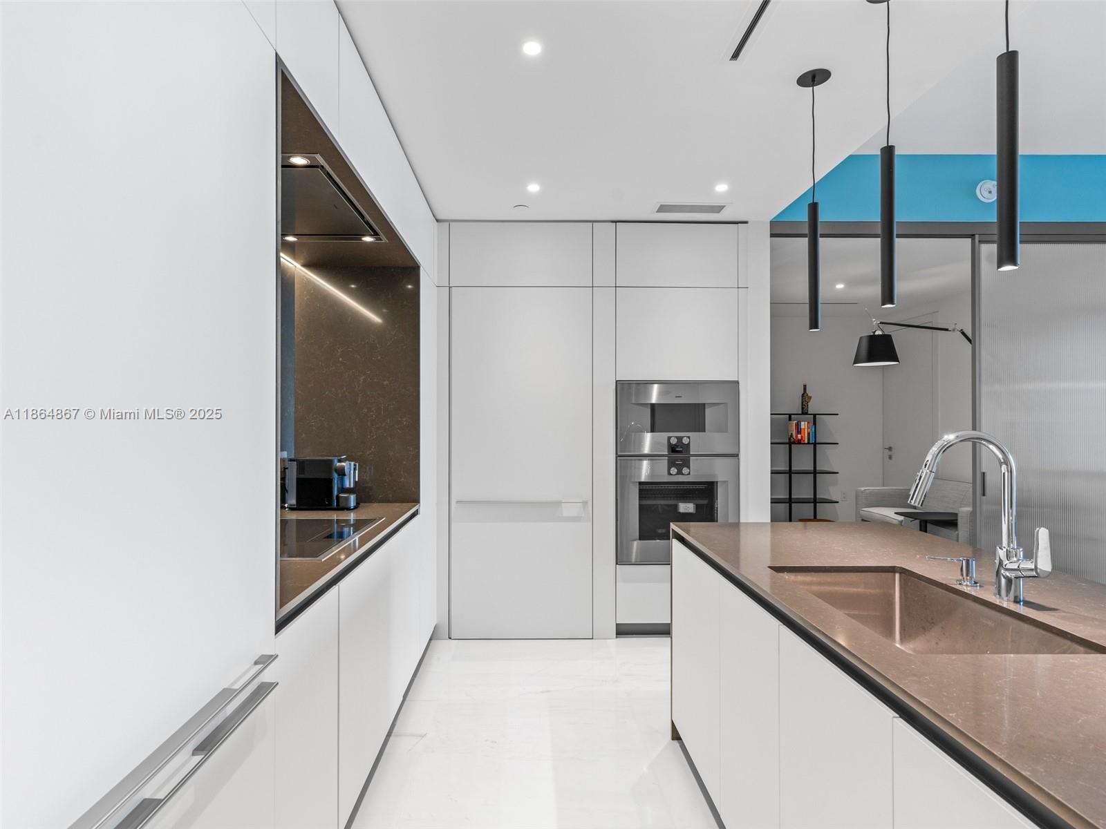 ASTON MARTIN RESIDENCES - Residential