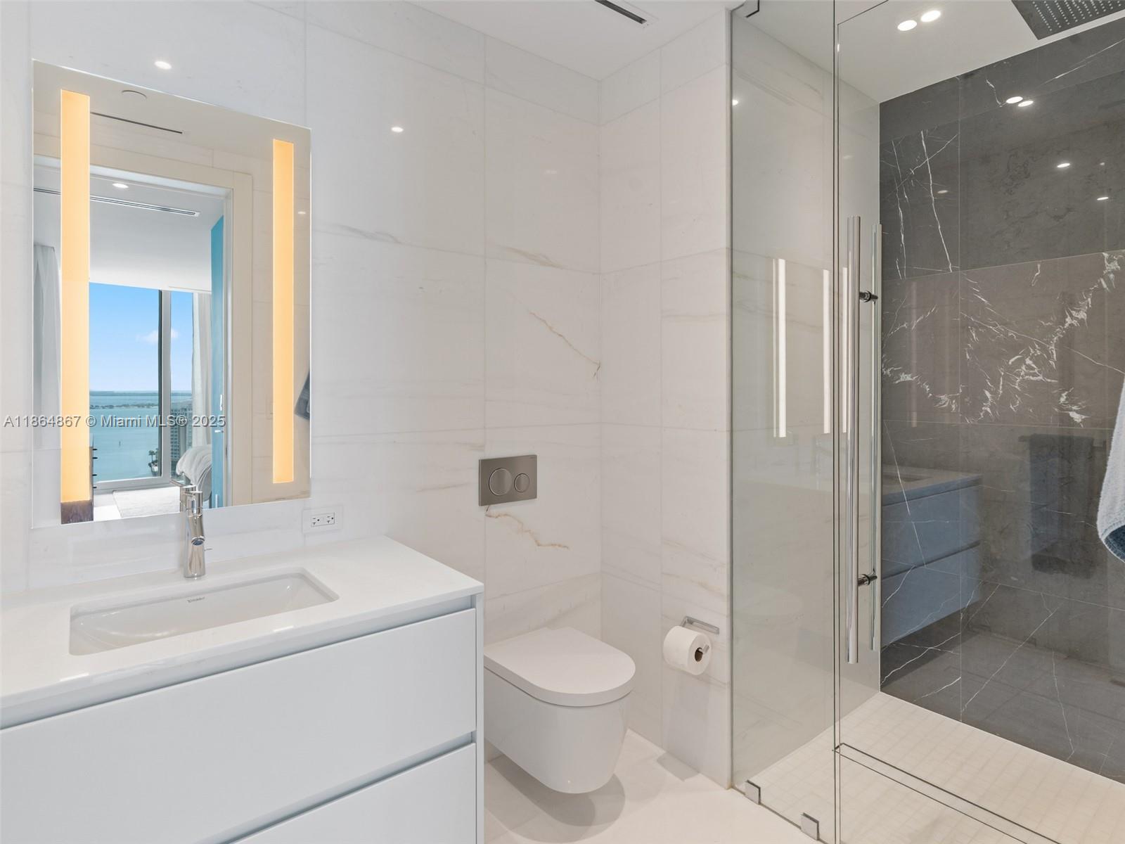 ASTON MARTIN RESIDENCES - Residential