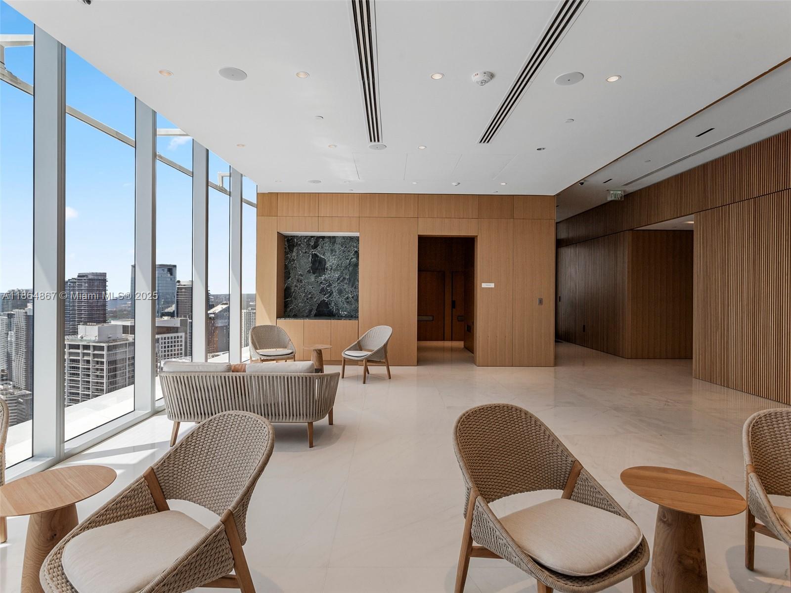 ASTON MARTIN RESIDENCES - Residential