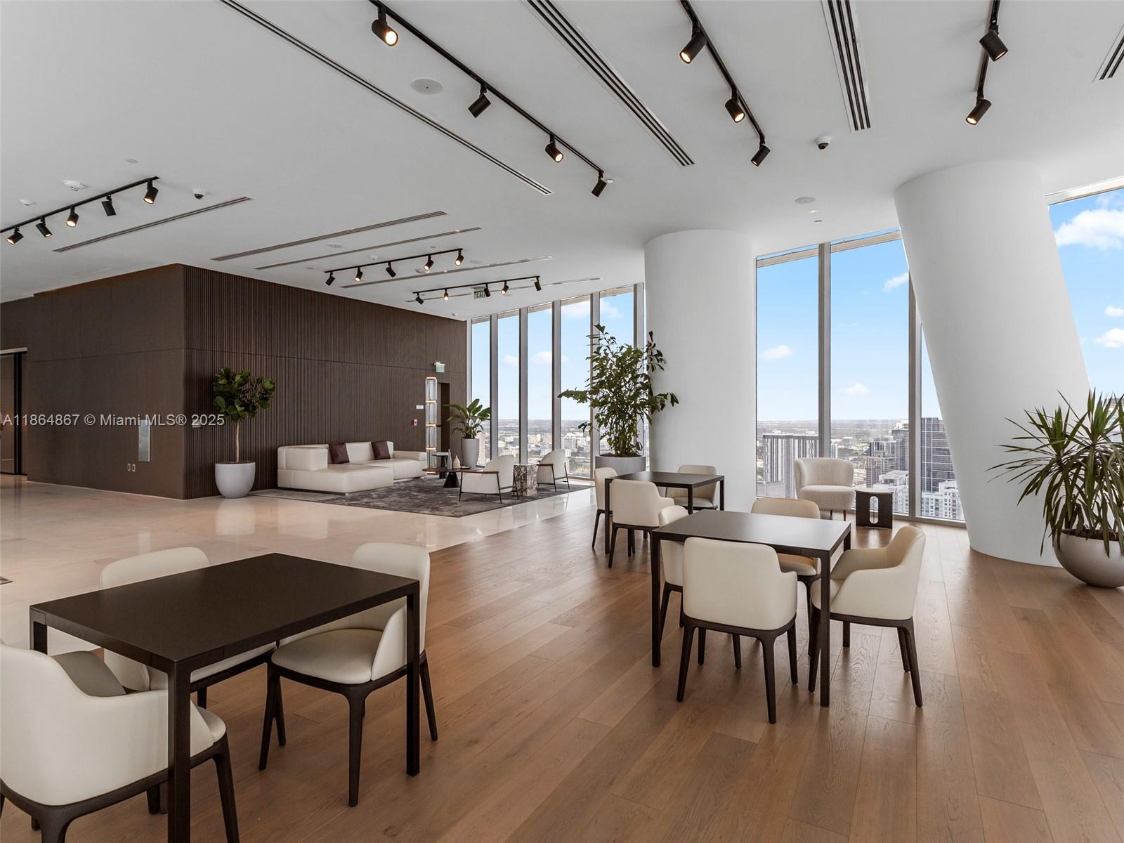 ASTON MARTIN RESIDENCES - Residential